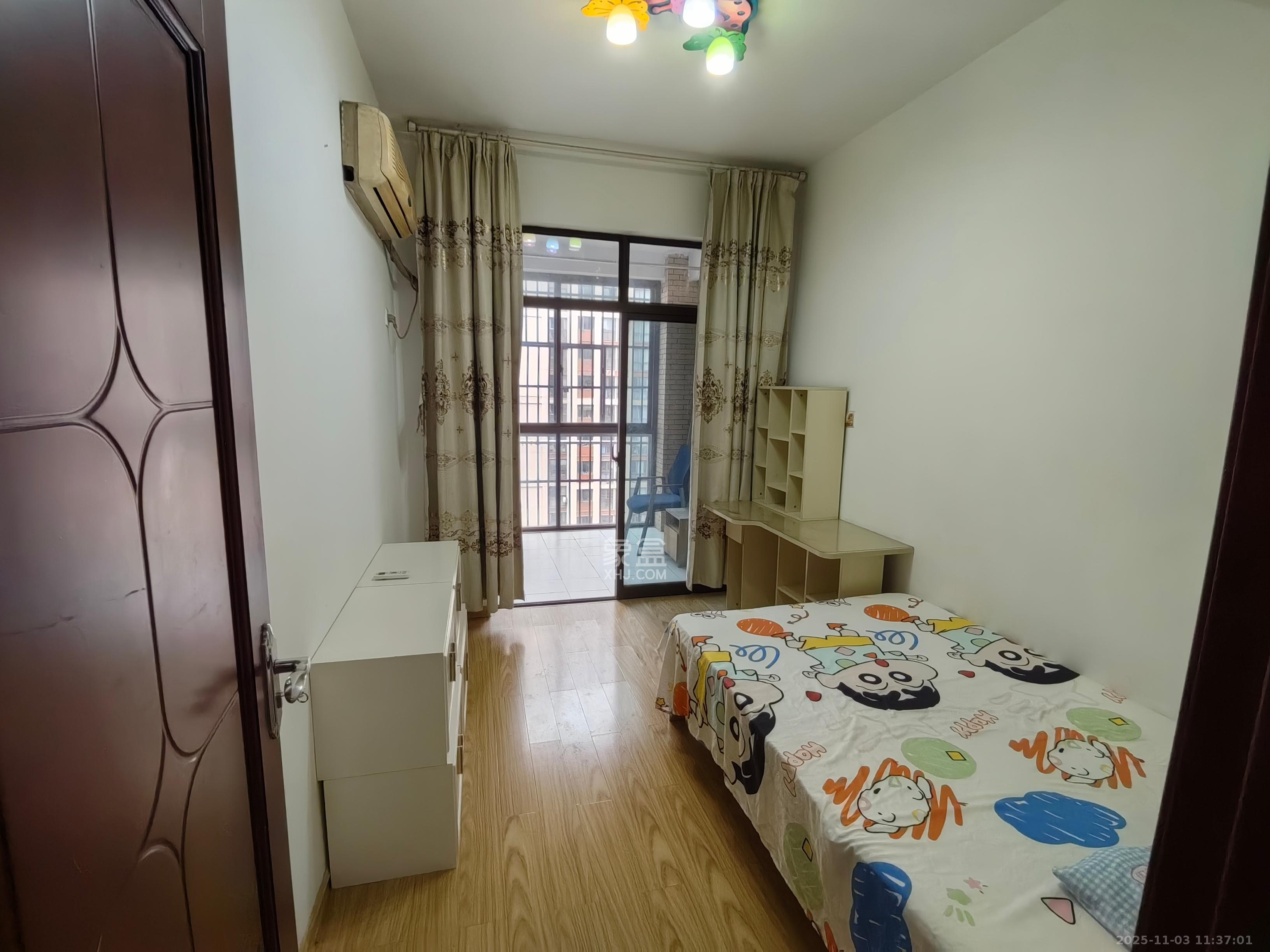 三景华御  4室2厅2卫    2200.0元/月室内图