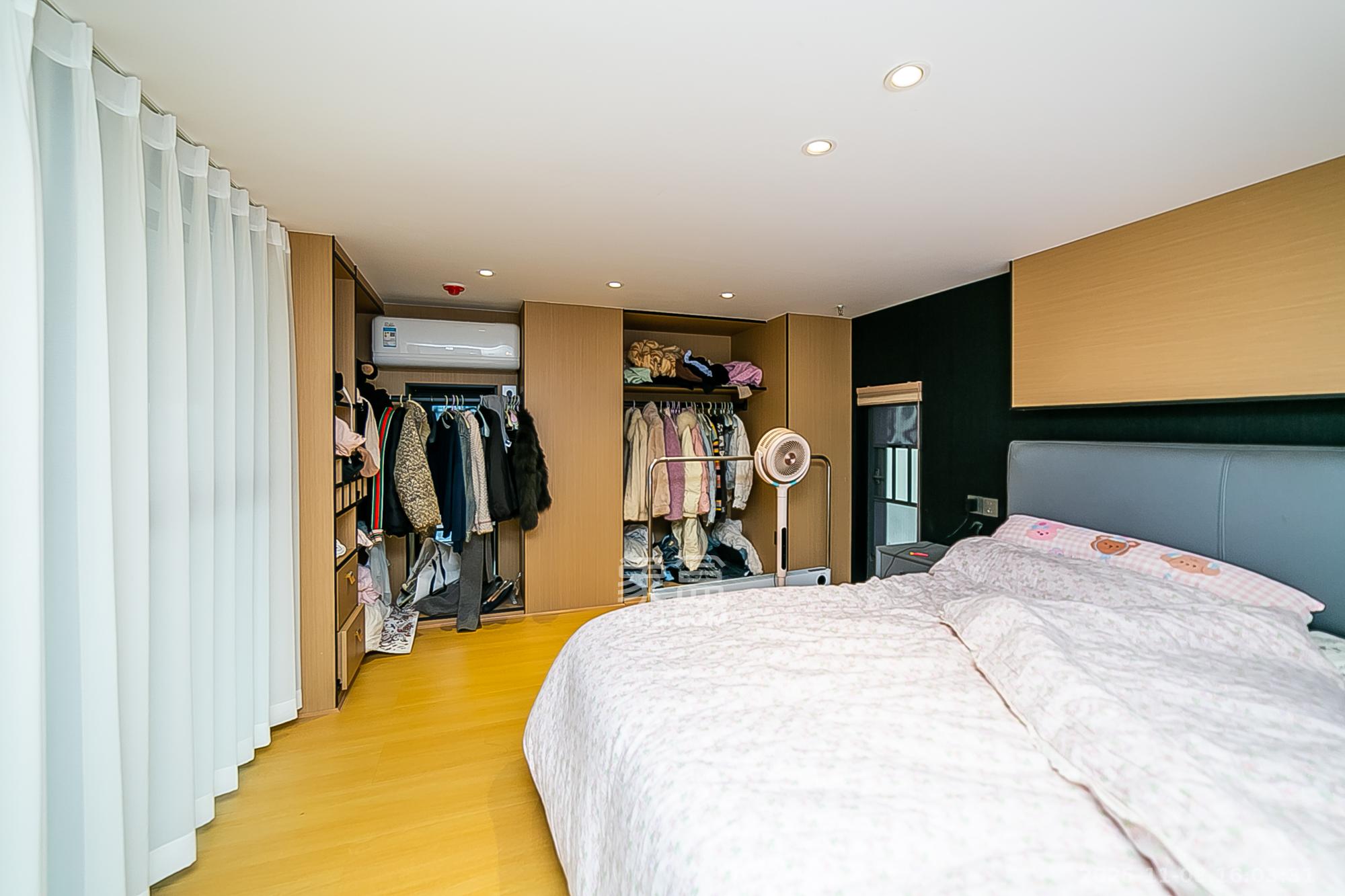 万科紫台  2室1厅1卫    54.8万卧室