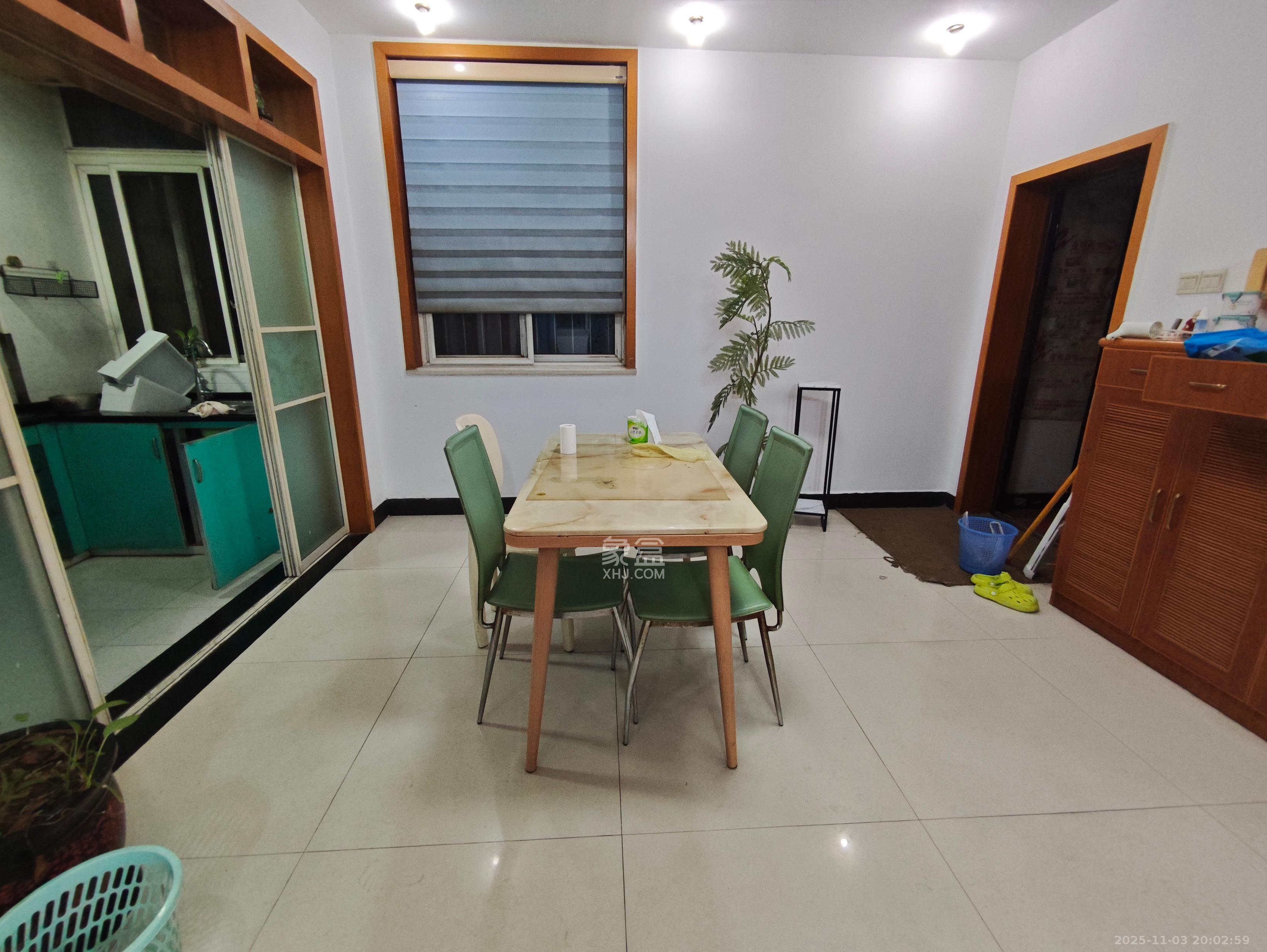 长远华樟名府  3室2厅2卫    2500.0元/月室内图