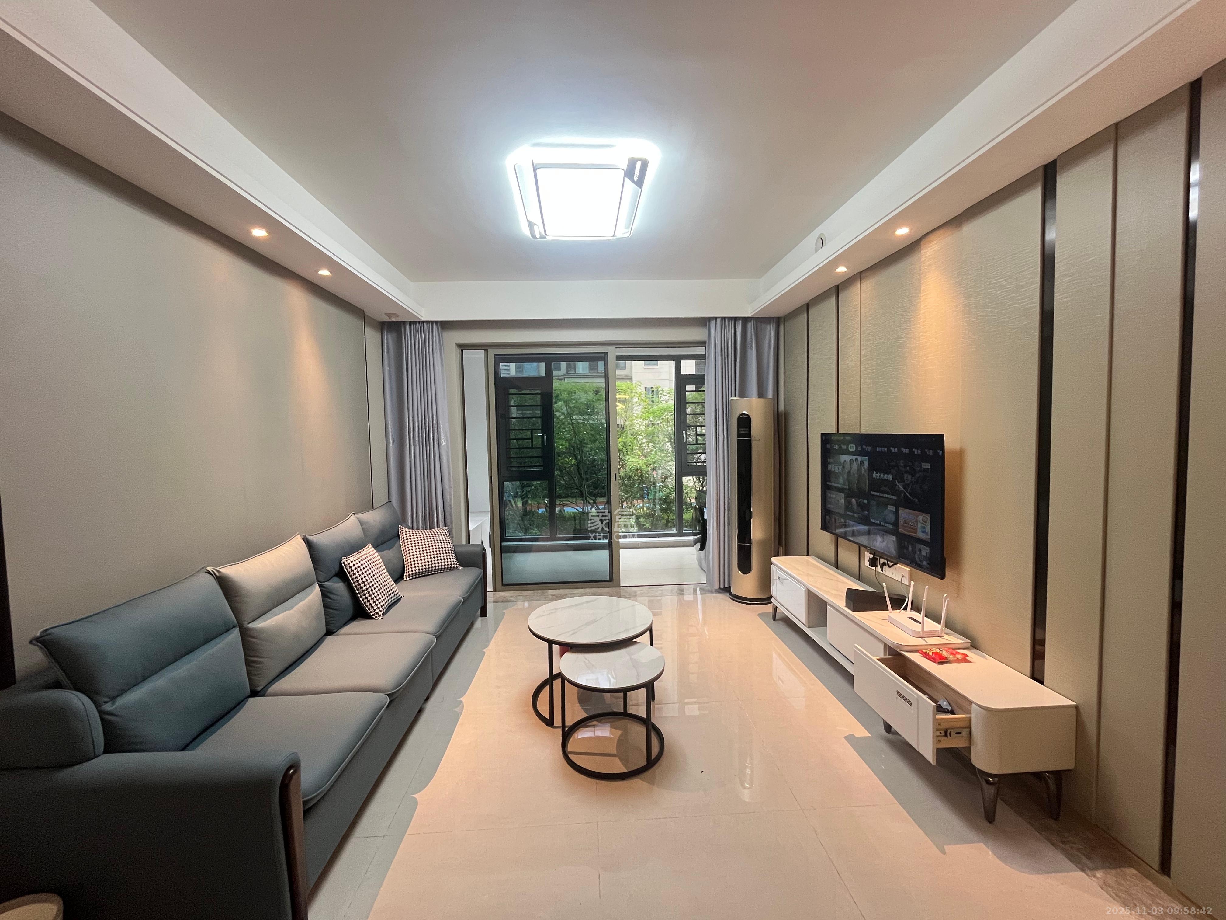 梅溪湖金茂湾  3室2厅2卫    2800.0元/月室内图