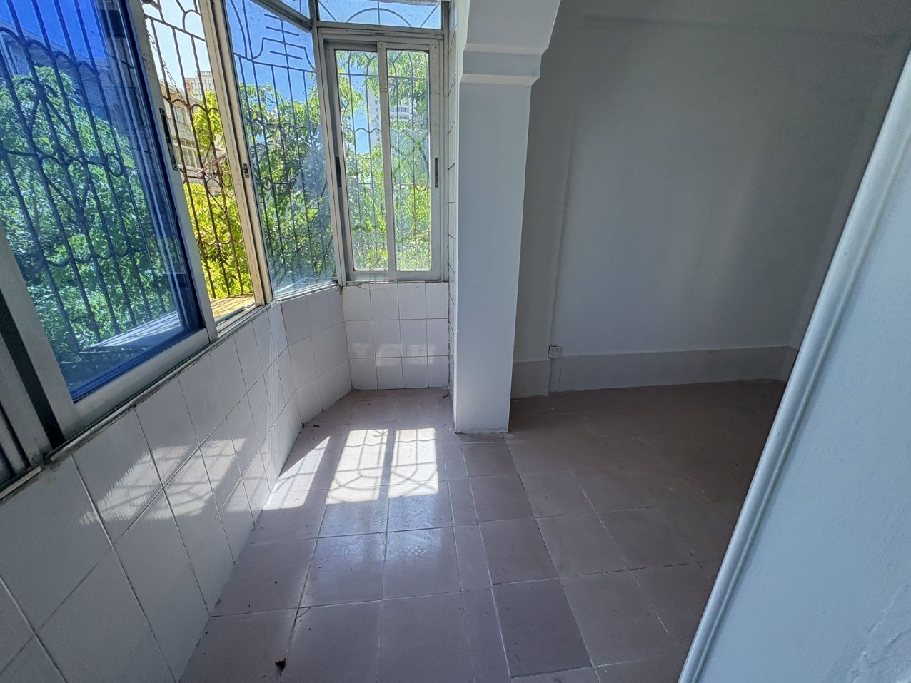 海南省生产资料公司宿舍  2室2厅1卫    68.0万