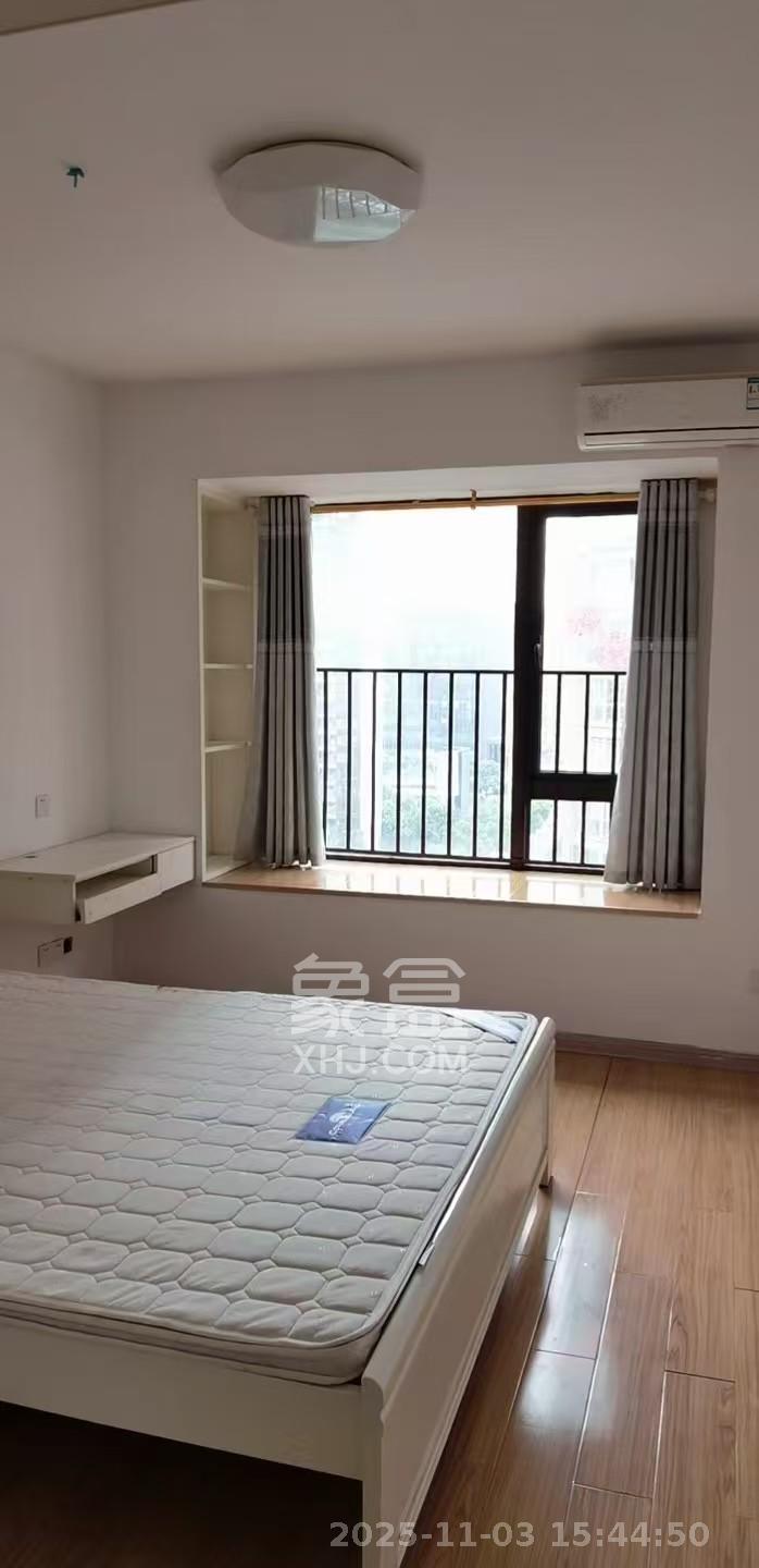 华润凤凰城三期  2室2厅1卫    1800.0元/月室内图