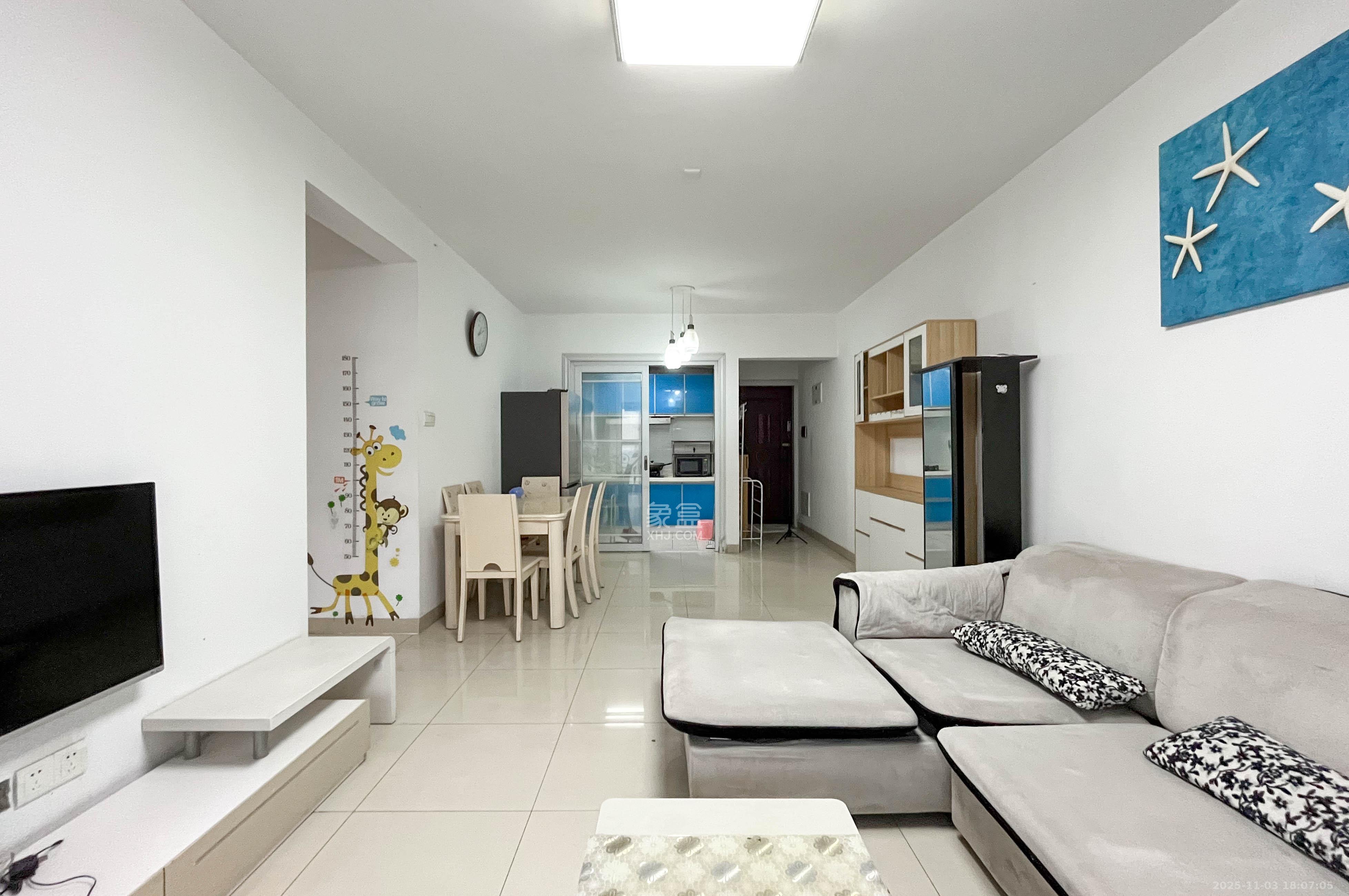 达美D6区  3室1厅2卫    95.0万客厅