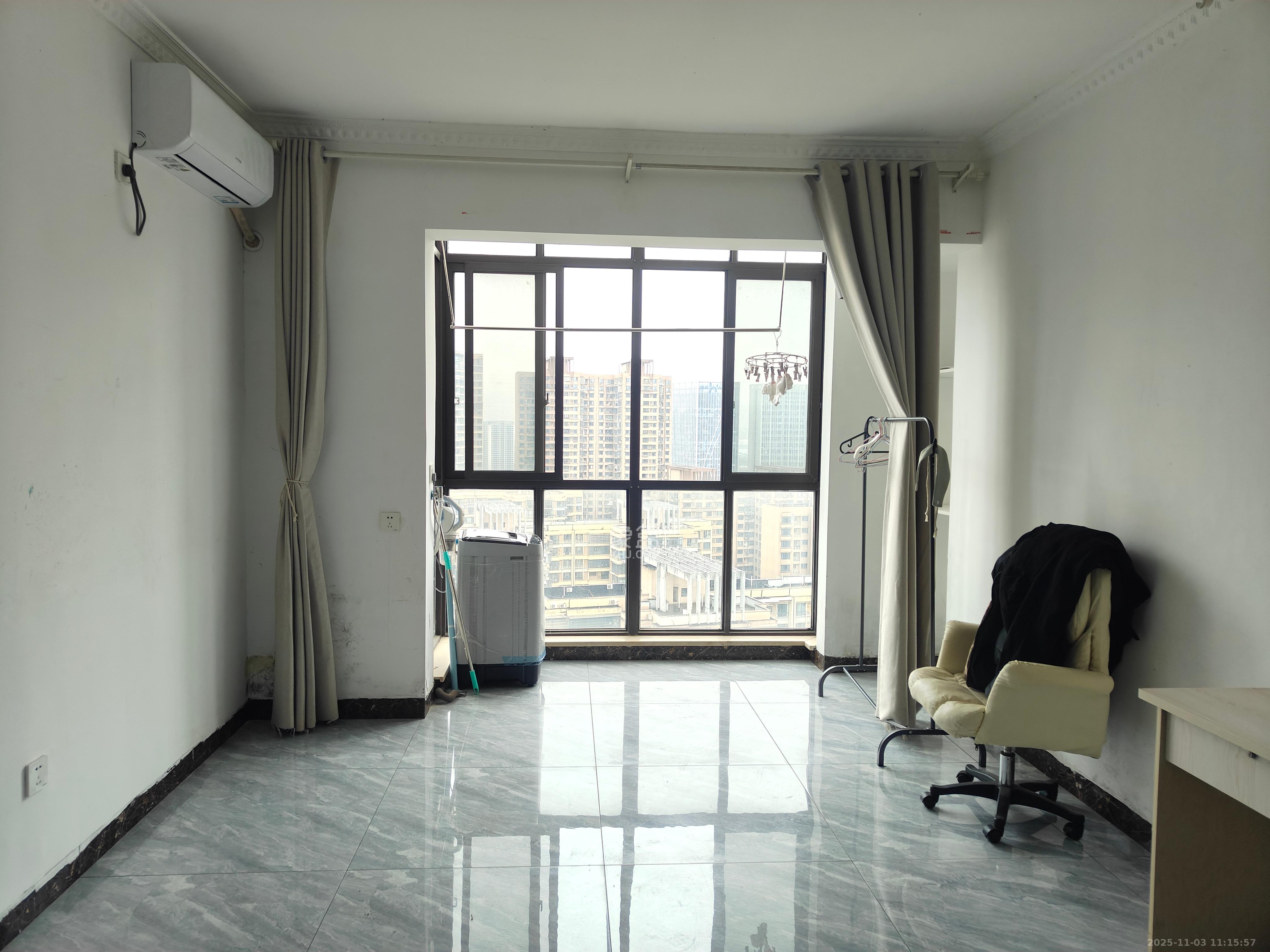 勤诚达境界城 3室2厅2卫 2000.0元/月 勤诚达境界城 3室2厅2卫 2000.0元/月室内图