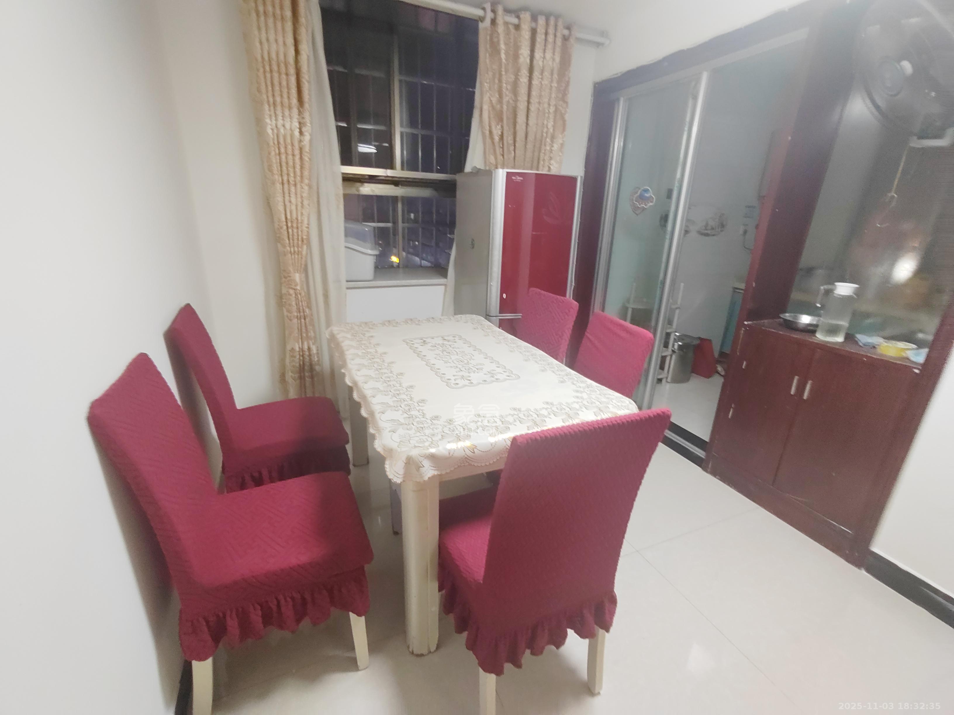 黄鹤小区3片  3室2厅1卫    1600.0元/月室内图