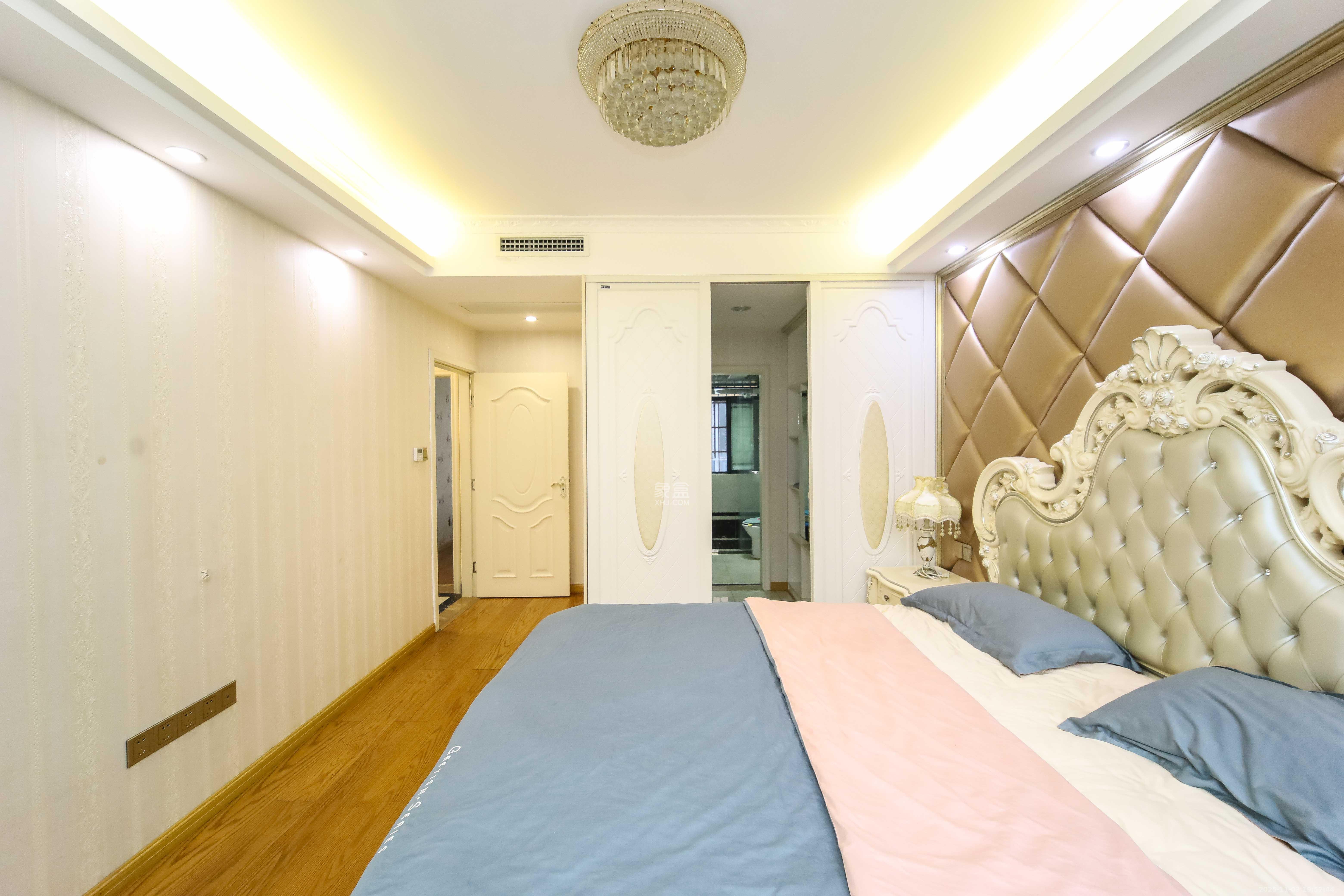 江河双水湾  4室2厅2卫    152.0万卧室