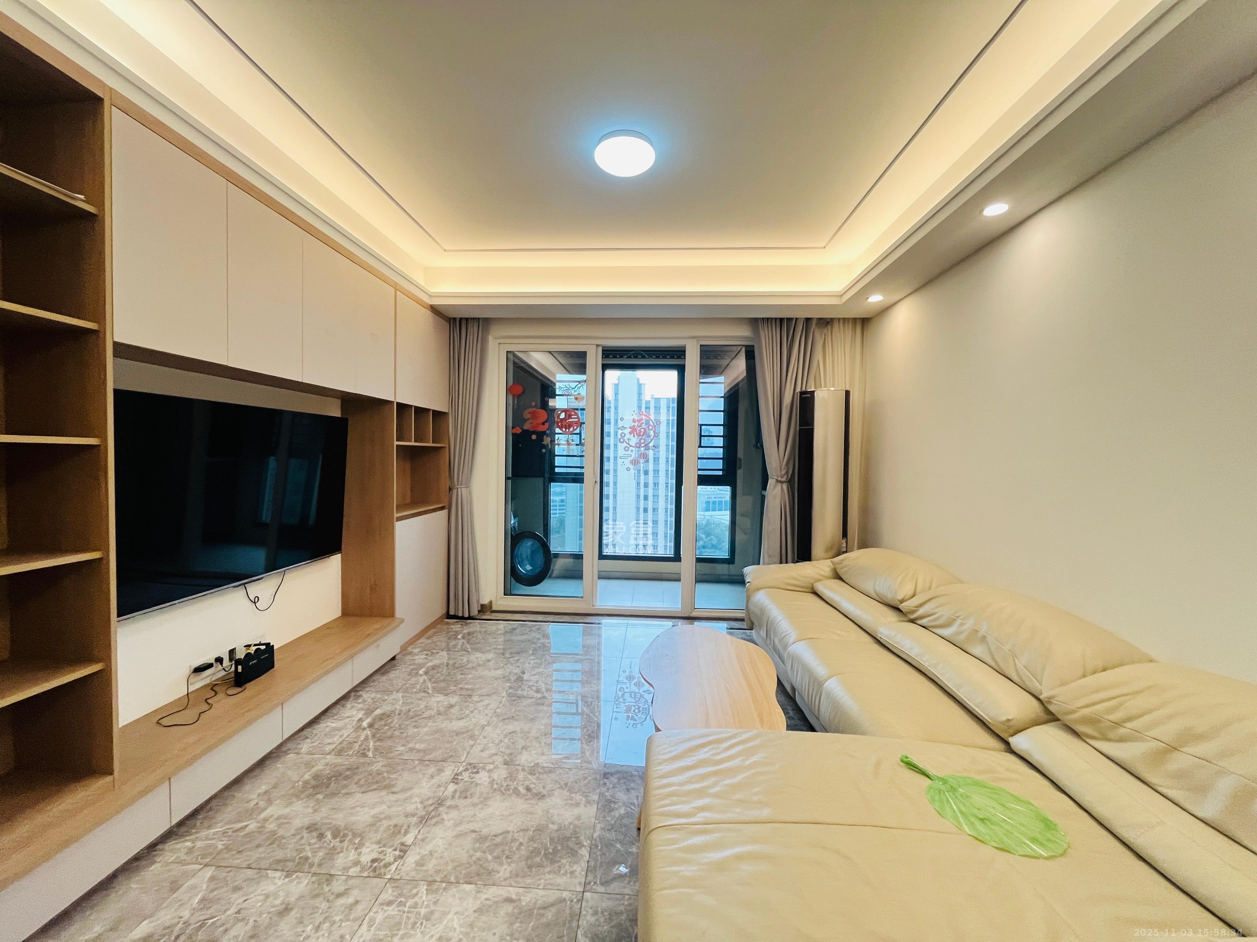 金地中交麓谷香颂(金地中交雅苑)  3室2厅2卫    3200.0元/月