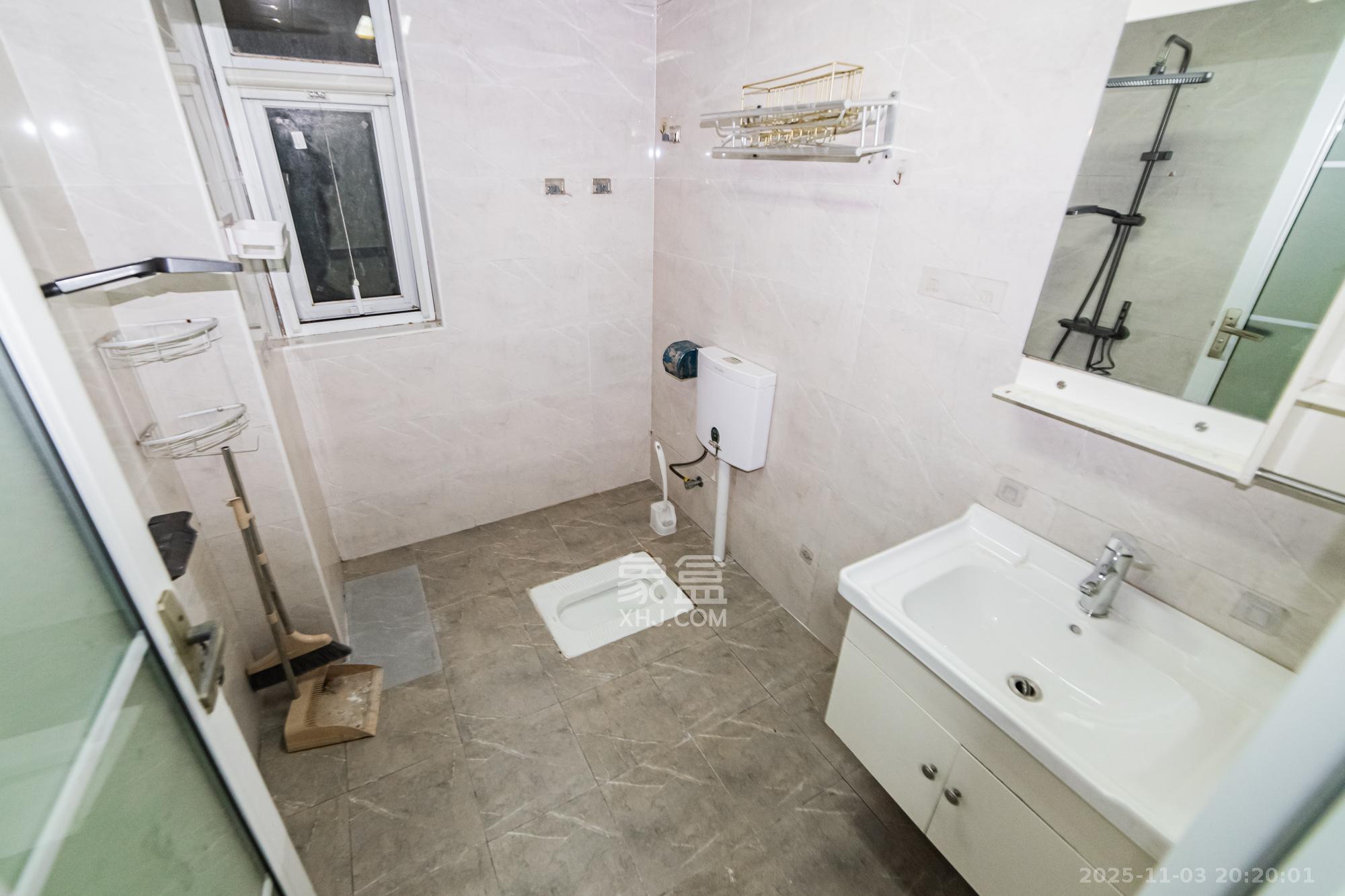 北辰三角洲C2区  3室2厅1卫    110.0万卫生间