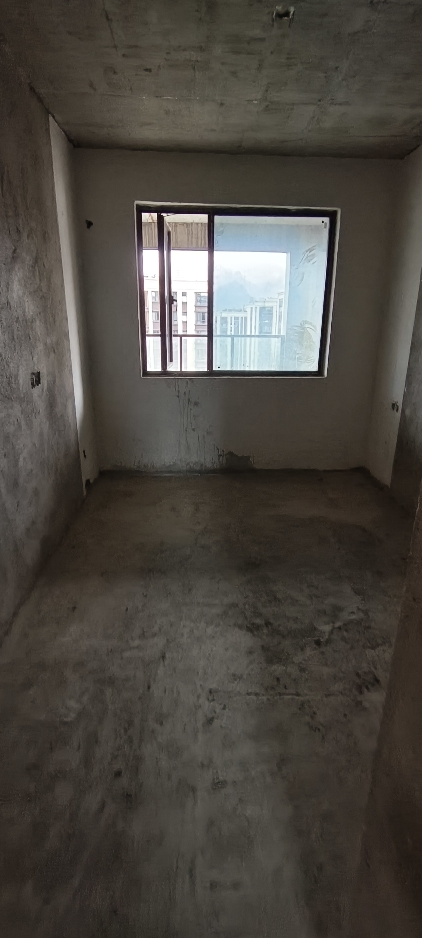 山水印象澜庭  3室2厅2卫    85.0万客厅