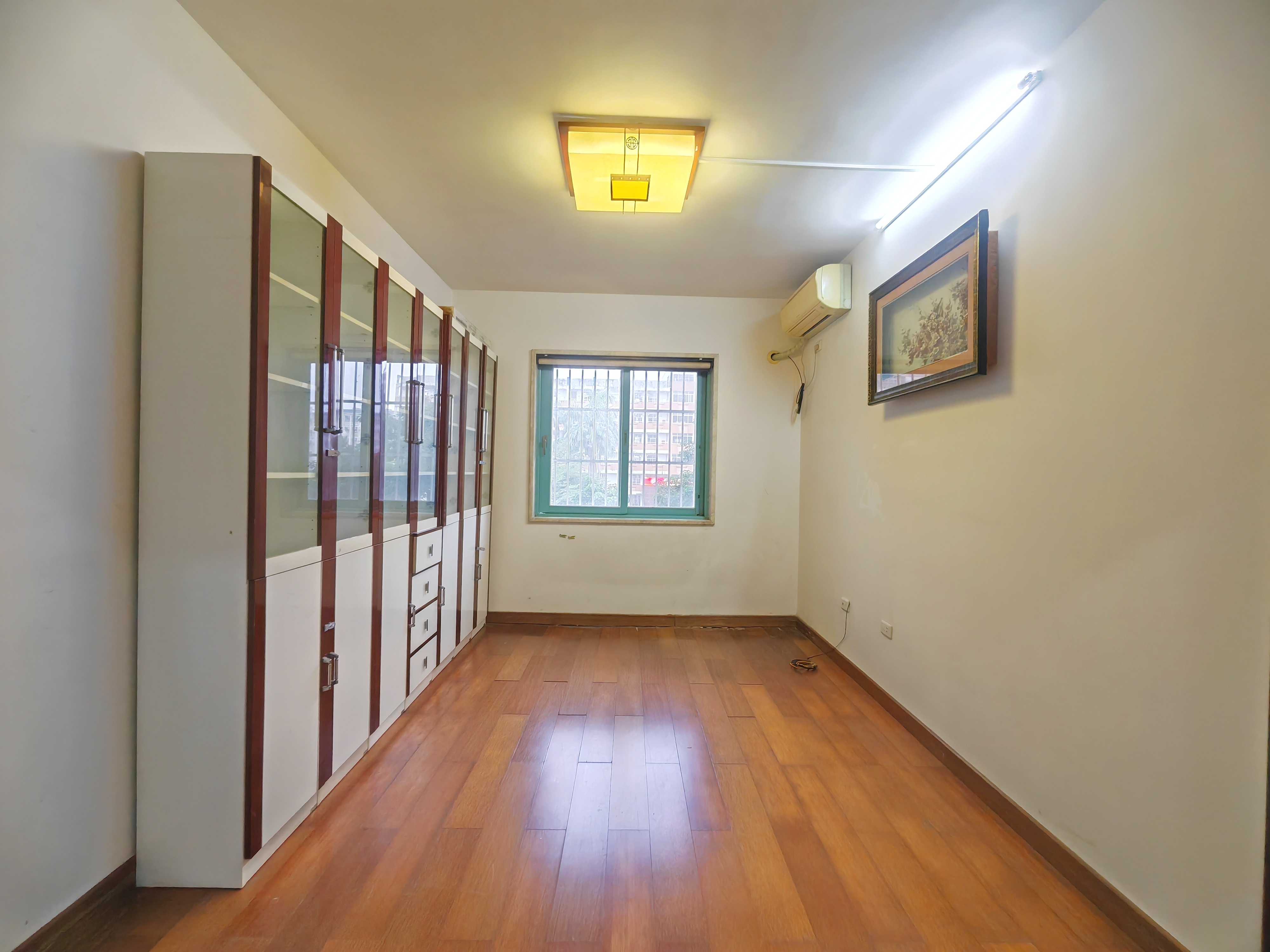 省建设厅宿舍 4室2厅2卫 3500.0元/月 省建设厅宿舍 4室2厅2卫 3500.0元/月室内图