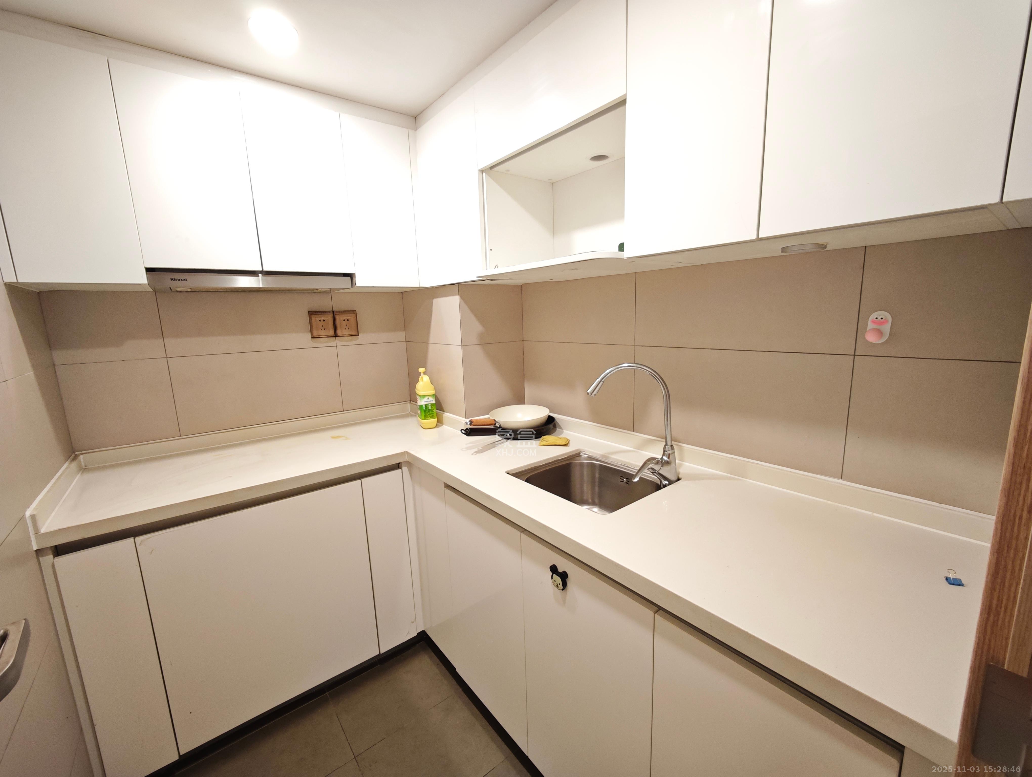 时代年华 3室2厅2卫 1600.0元/月 时代年华 3室2厅2卫 1600.0元/月室内图