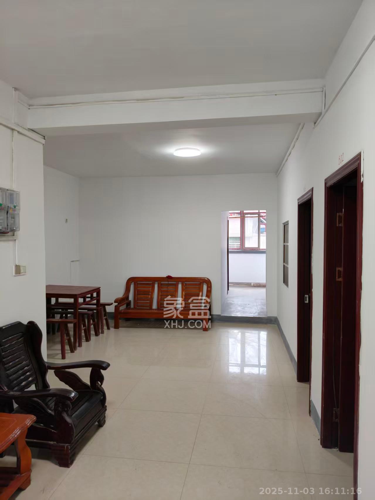 杉山社区  5室1厅2卫    1500.0元/月