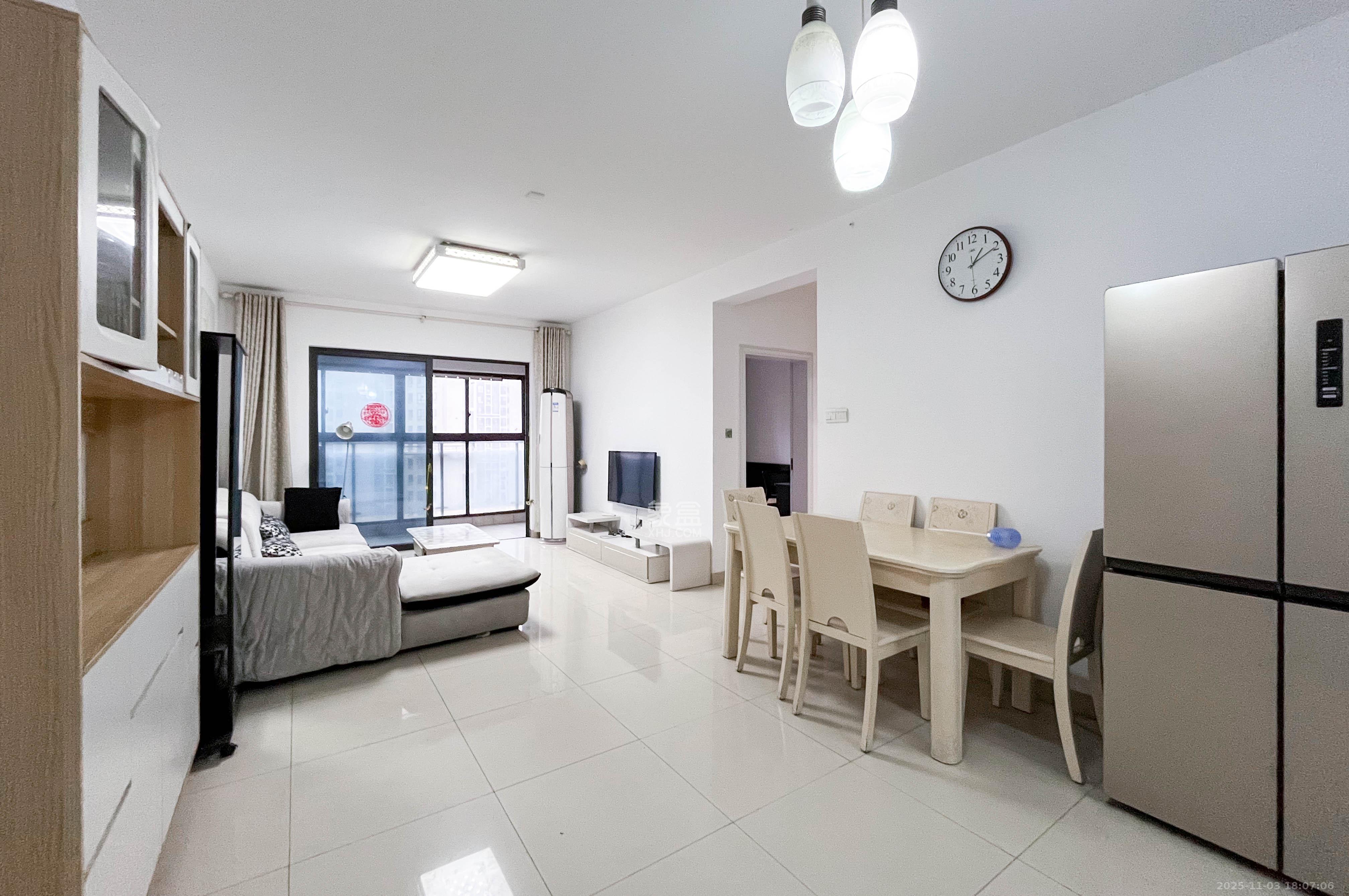 达美D6区 3室1厅2卫 95.0万 达美D6区 3室1厅2卫 95.0万客厅