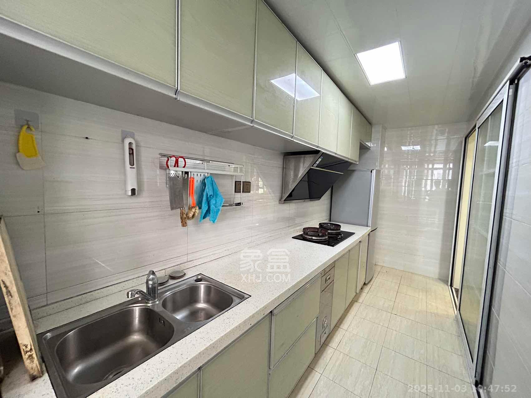 怡海星城  2室2厅1卫    1600.0元/月室内图