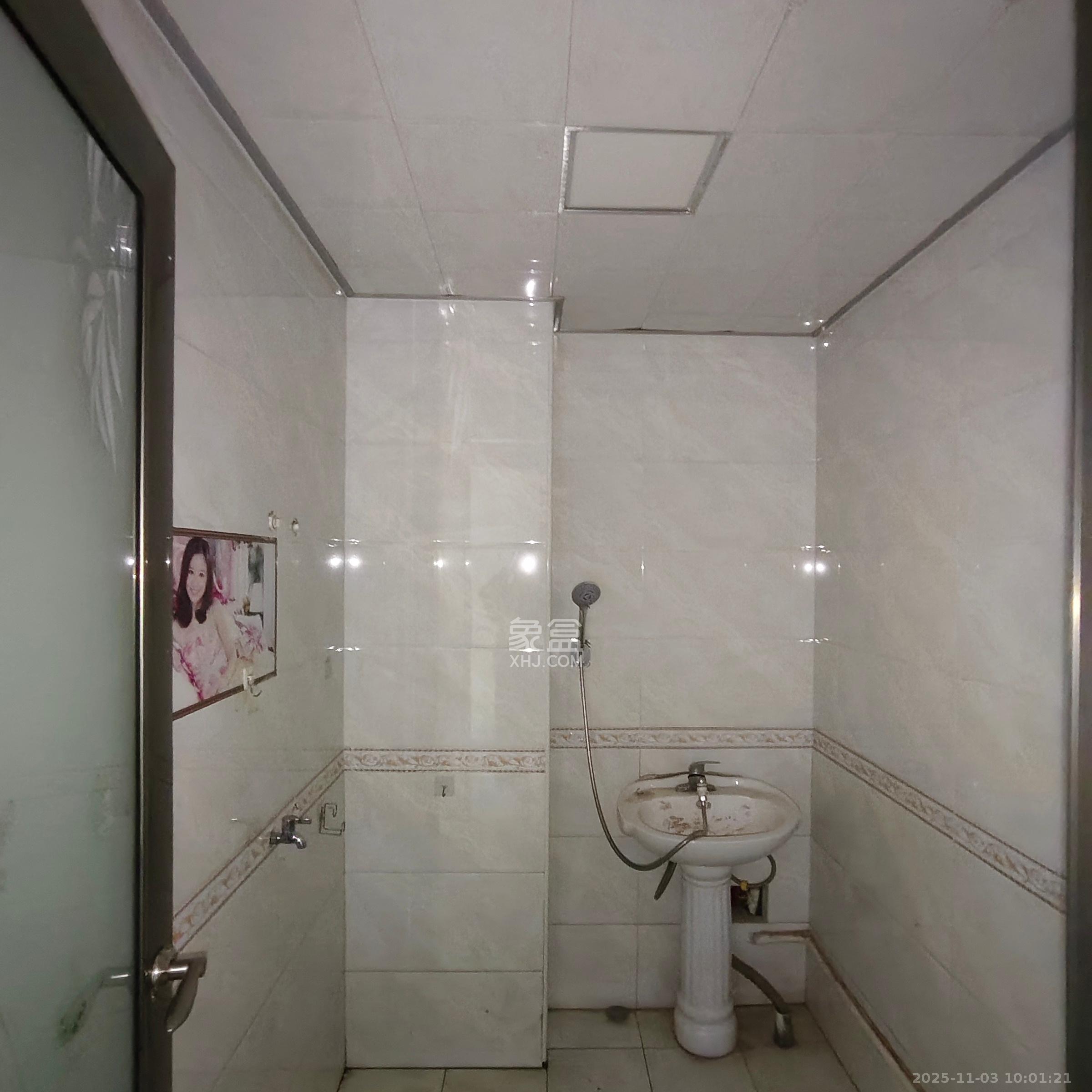 兴联母山小区 3室2厅1卫 1700.0元/月 兴联母山小区 3室2厅1卫 1700.0元/月室内图