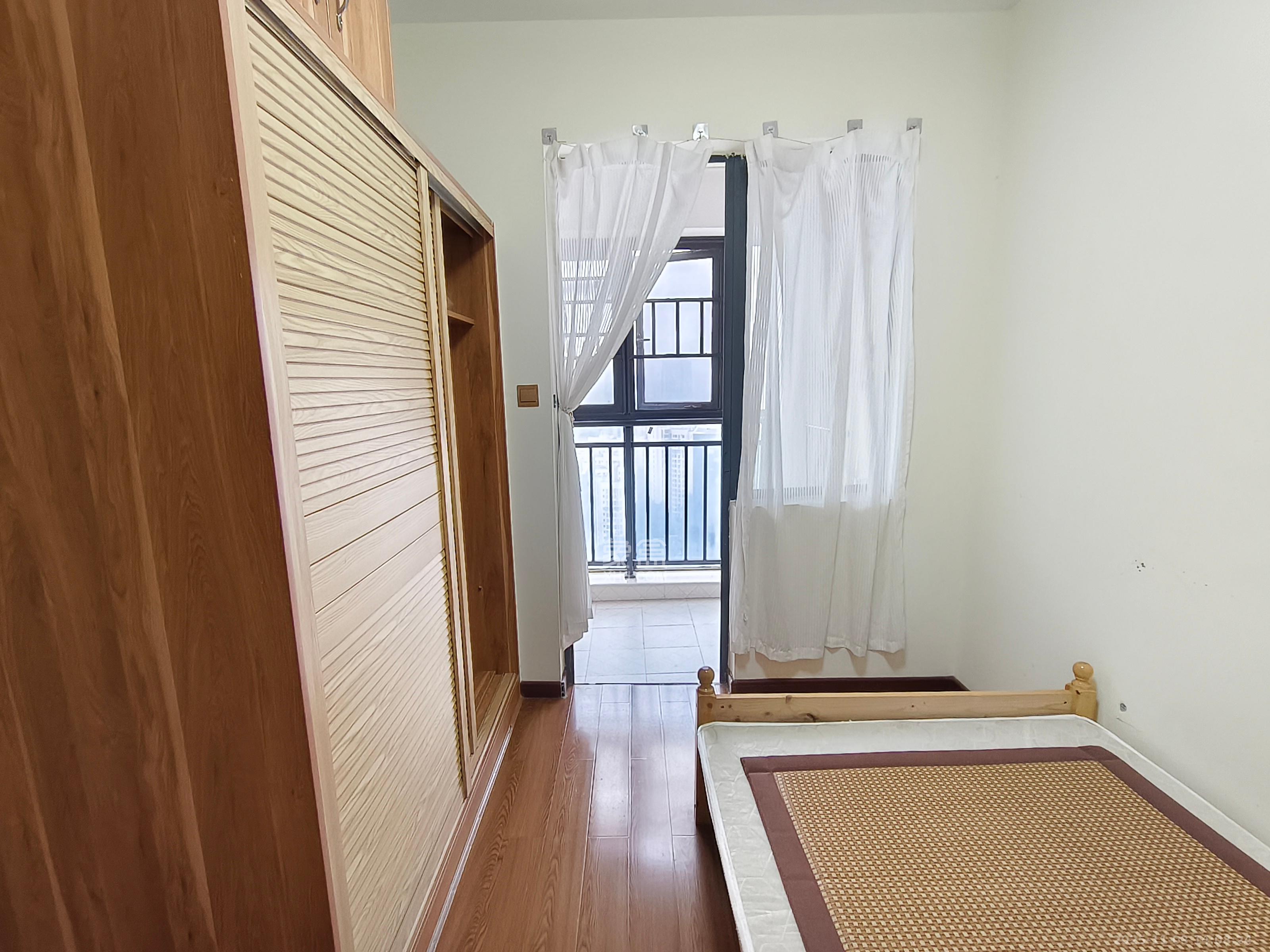 荣盛花语馨苑  2室1厅1卫    2200.0元/月 荣盛花语馨苑  2室1厅1卫    2200.0元/月室内图