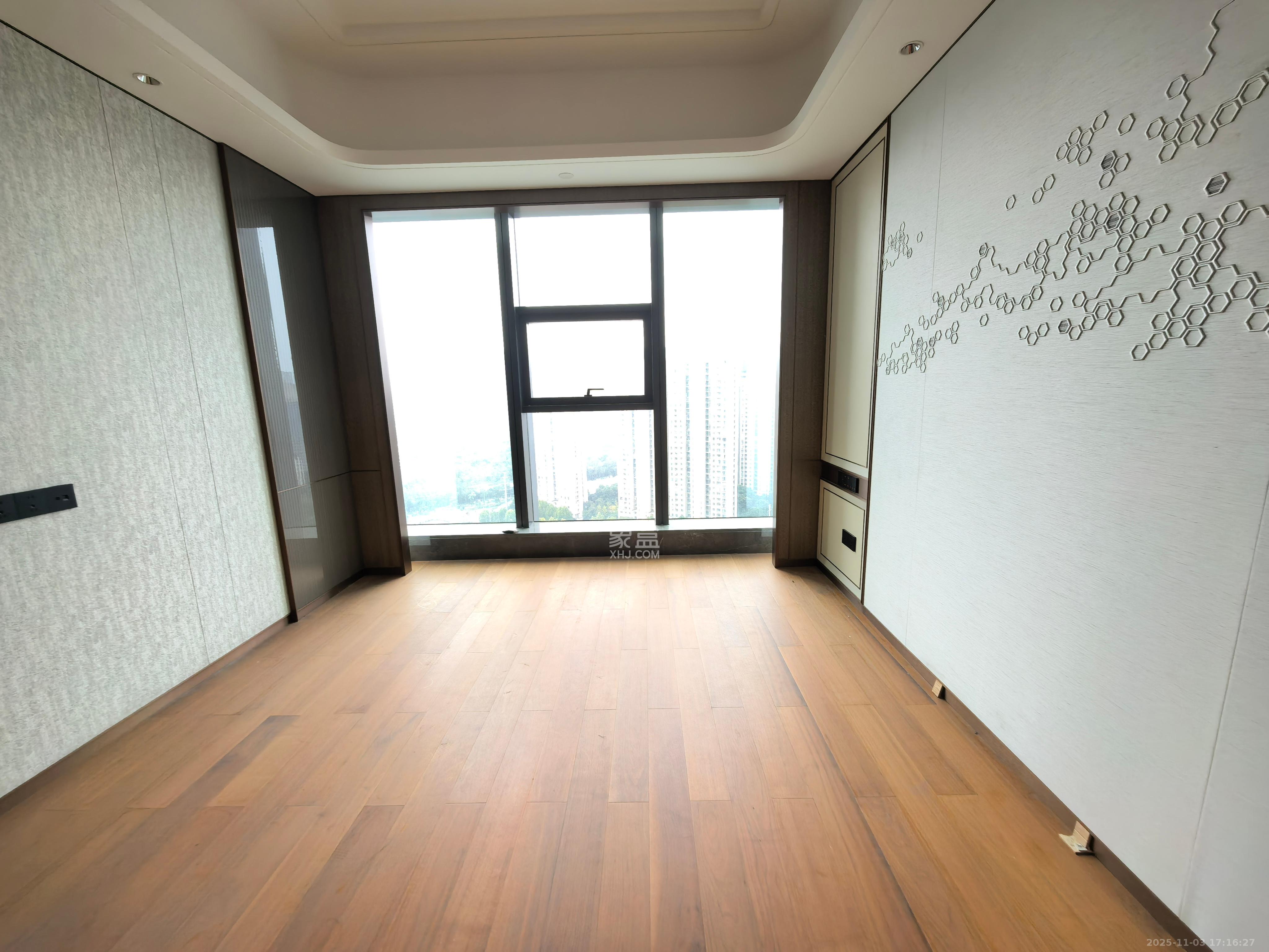 运达中央广场三期  4室2厅3卫    14000.0元/月室内图