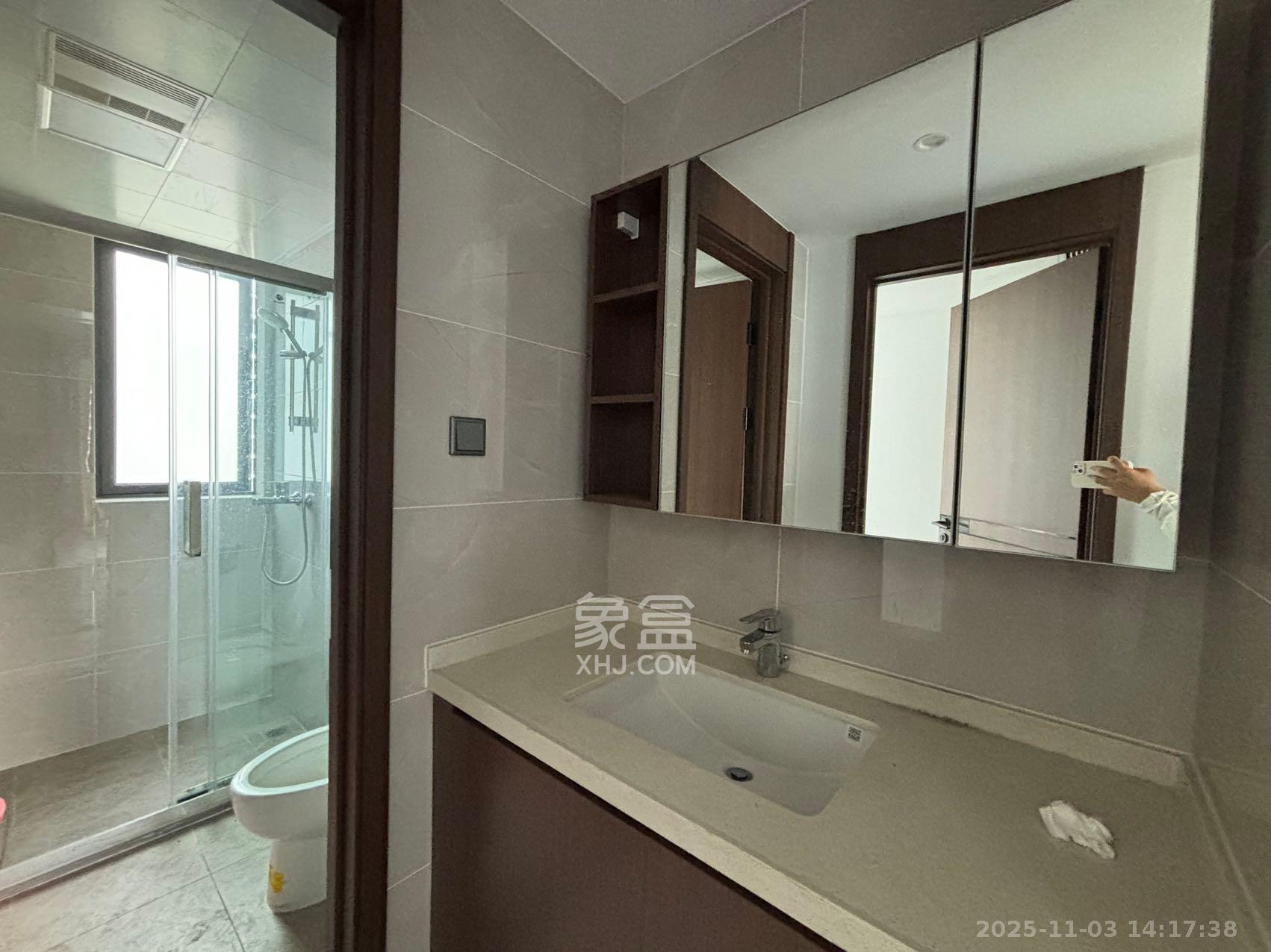 招商雍山湖  4室2厅2卫    3500.0元/月室内图