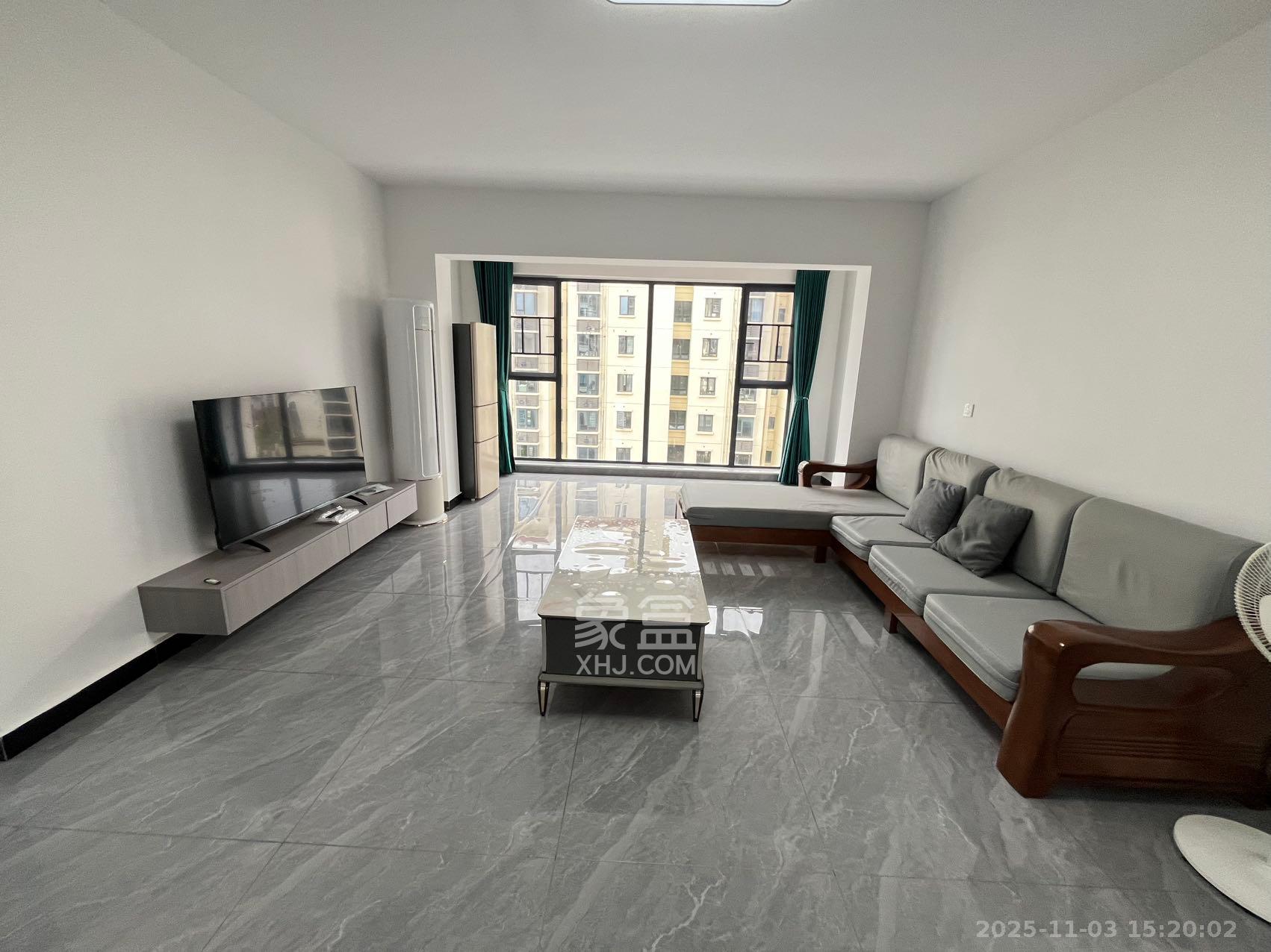 湘荷美苑  3室2厅2卫    2000.0元/月室内图1