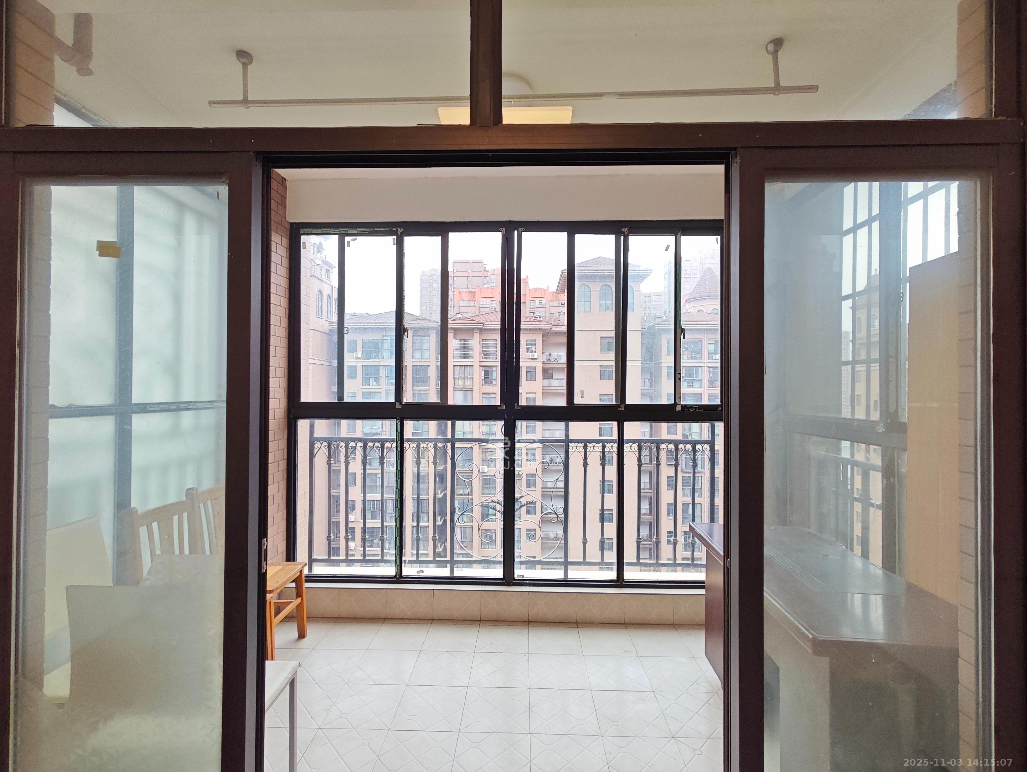 康桥长郡  2室1厅1卫    1600.0元/月室内图