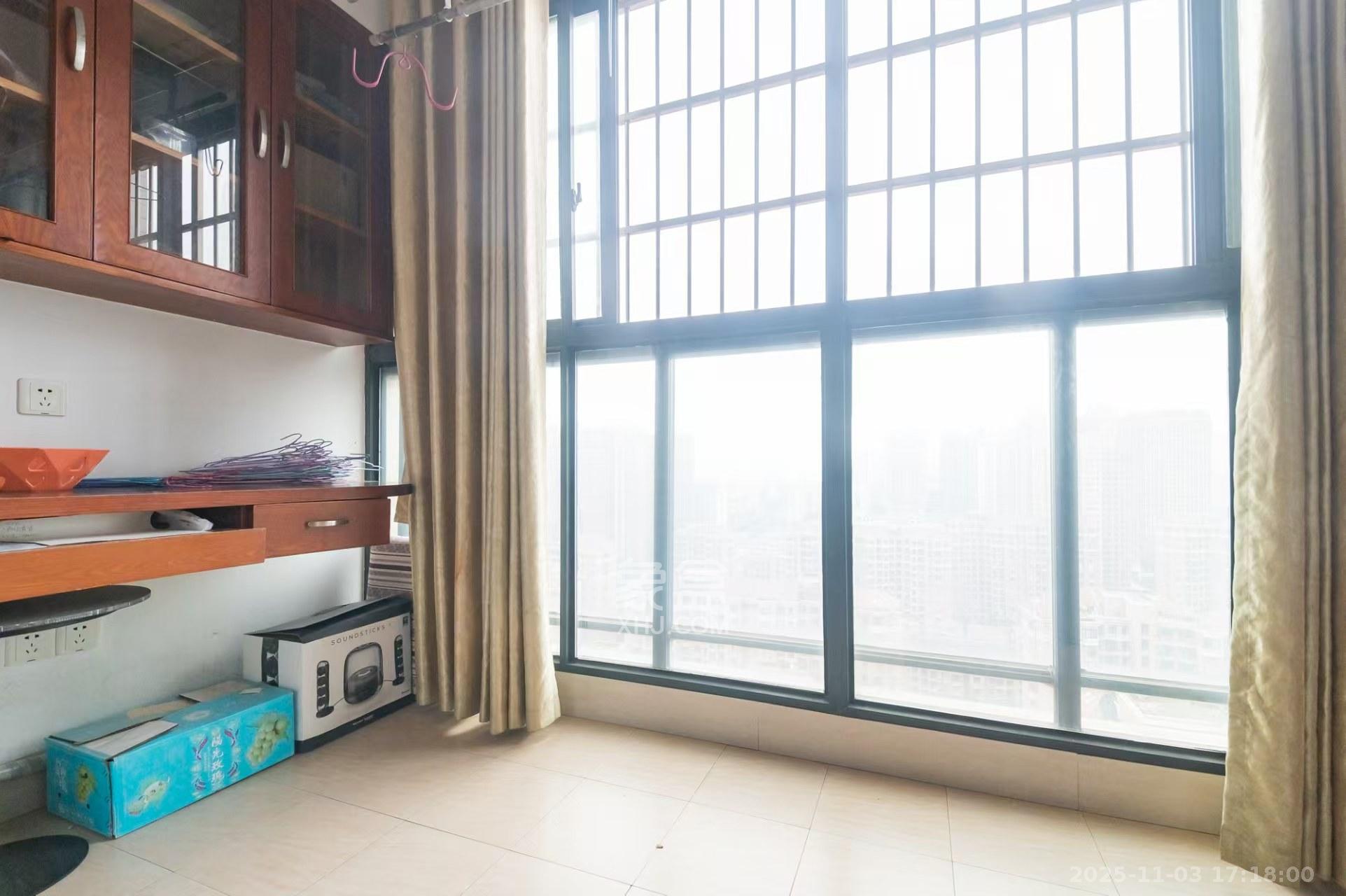 蓝山郡  3室2厅1卫    2000.0元/月室内图