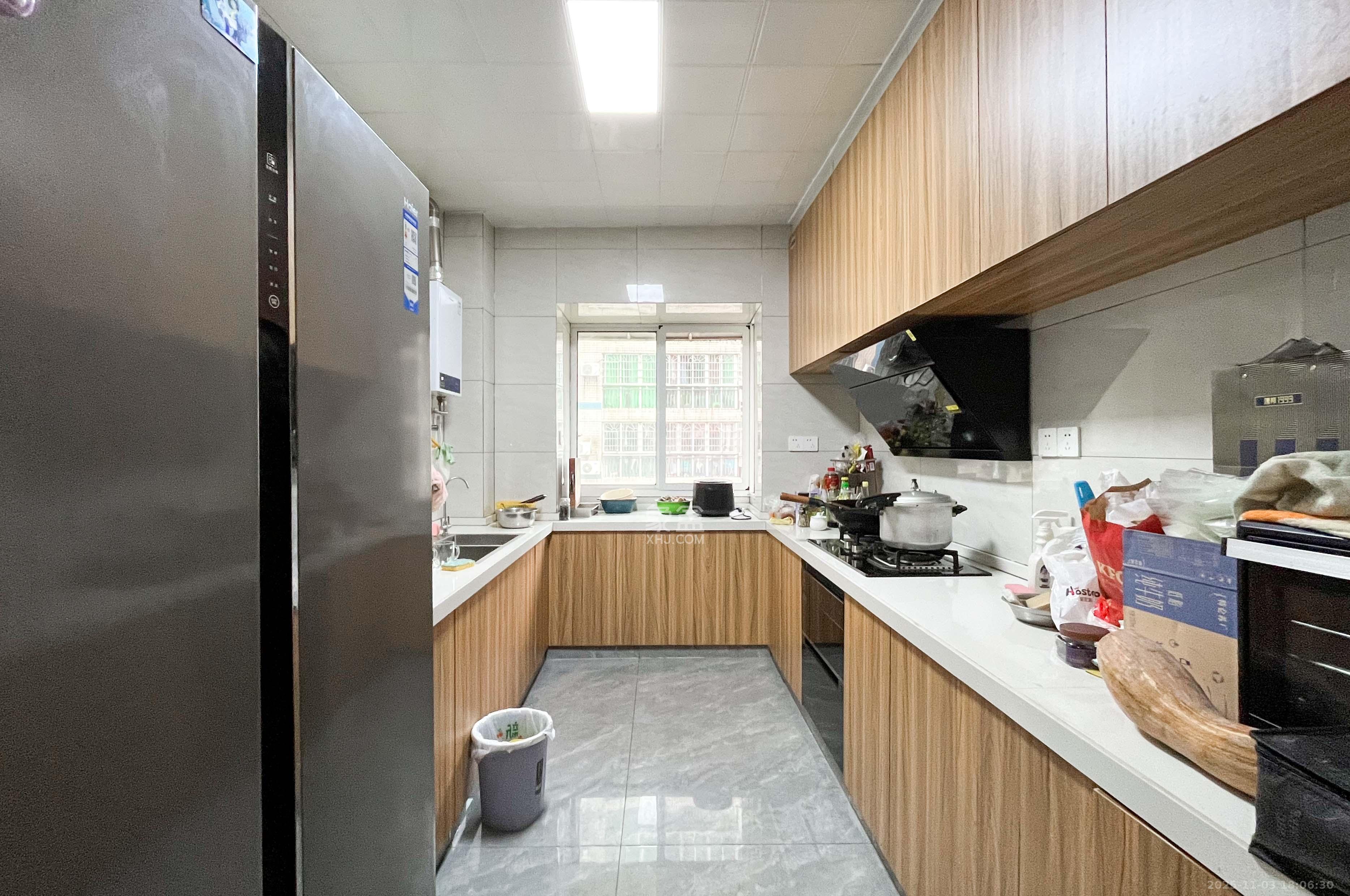 望麓锦园 1室2厅1卫 88.0万 望麓锦园 1室2厅1卫 88.0万厨房