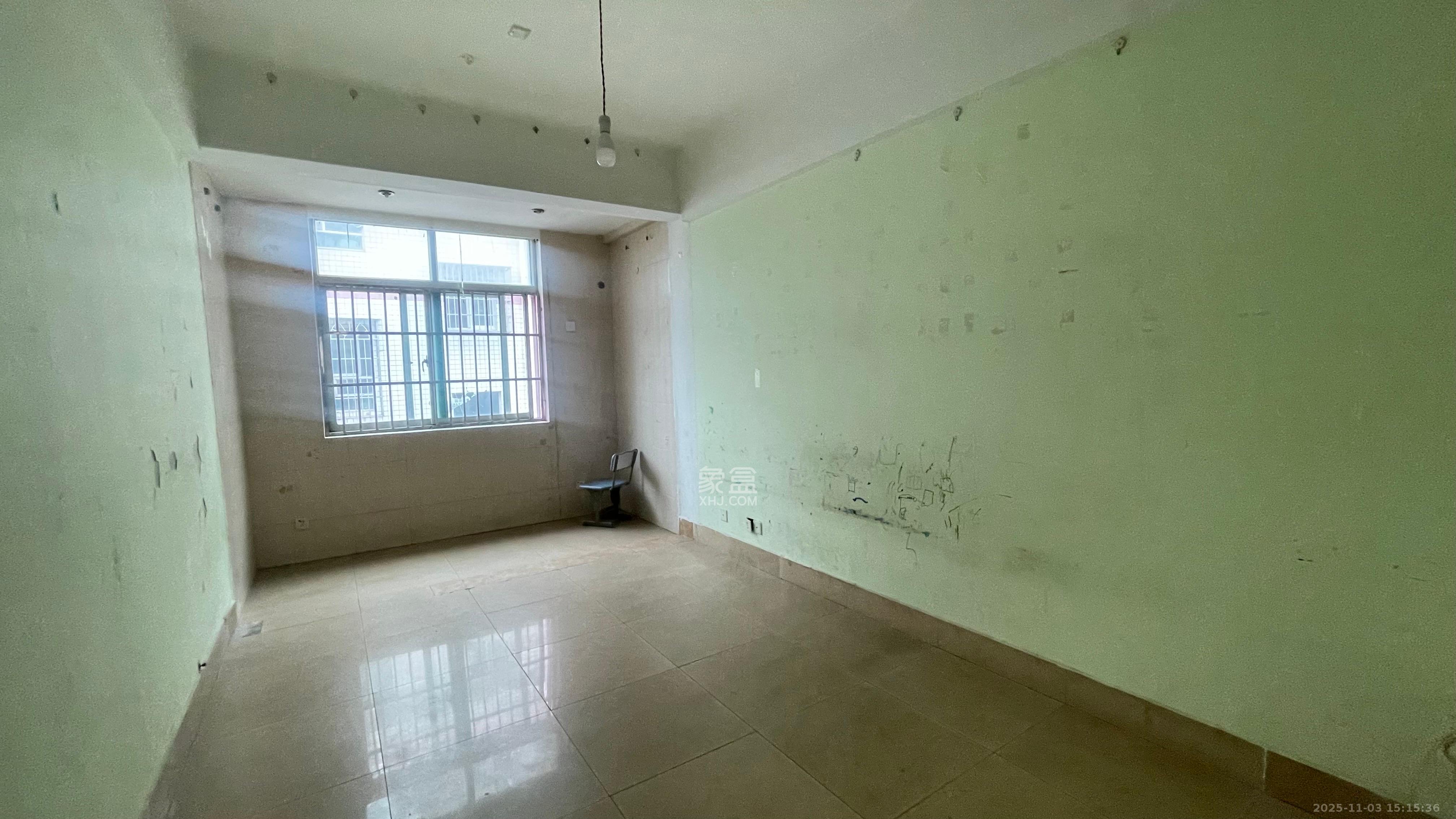 红星糖酒城 5室2厅1卫 3300.0元/月 红星糖酒城 5室2厅1卫 3300.0元/月室内图