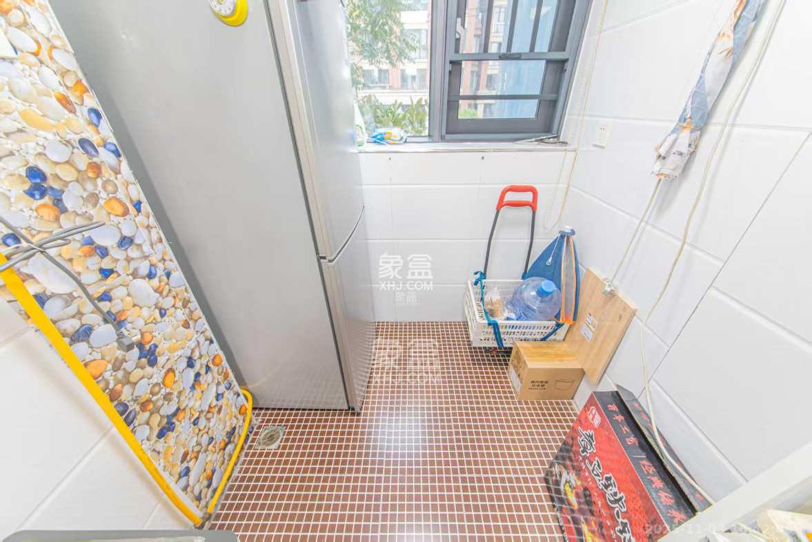 生活艺术城 3室2厅2卫 2500.0元/月 生活艺术城 3室2厅2卫 2500.0元/月室内图