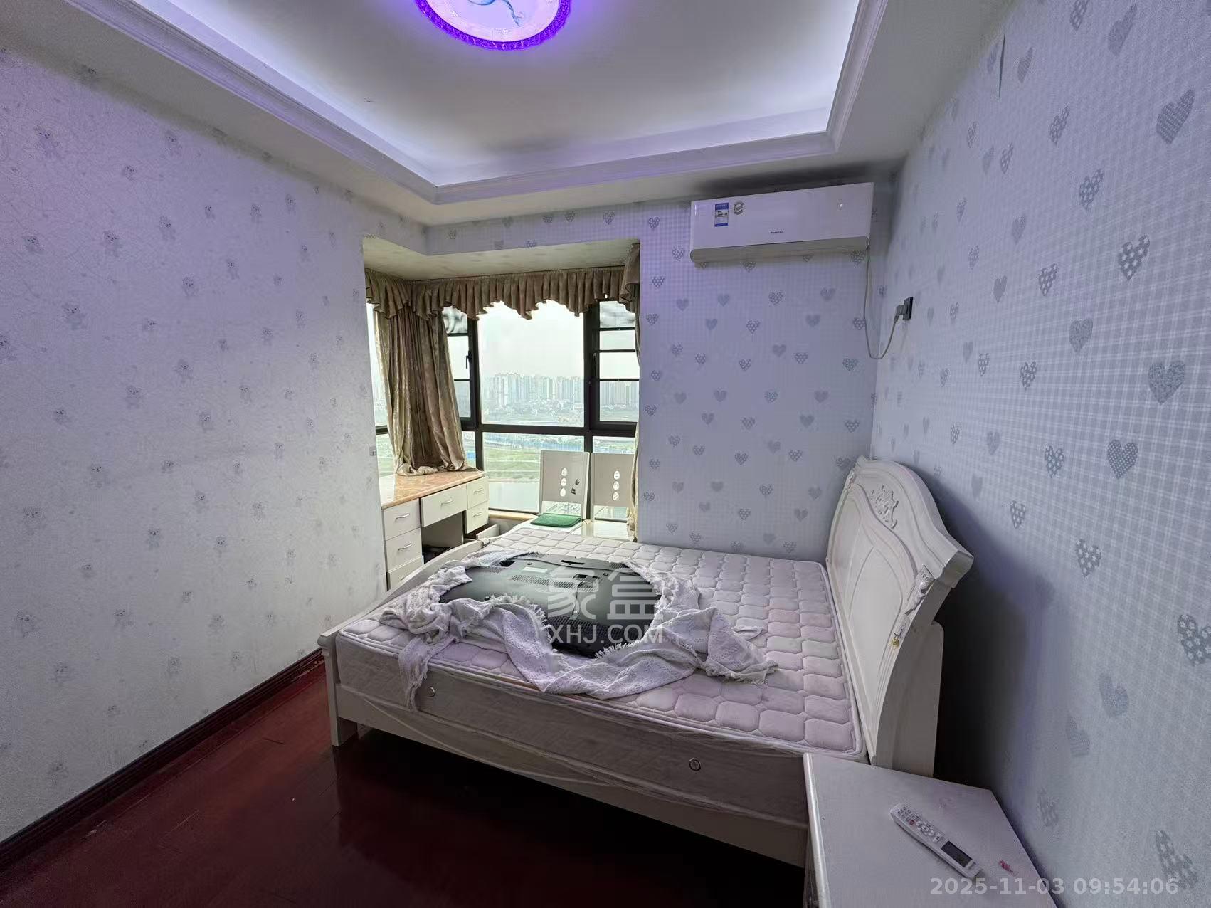 万象凯旋湾  3室2厅2卫    3300.0元/月室内图