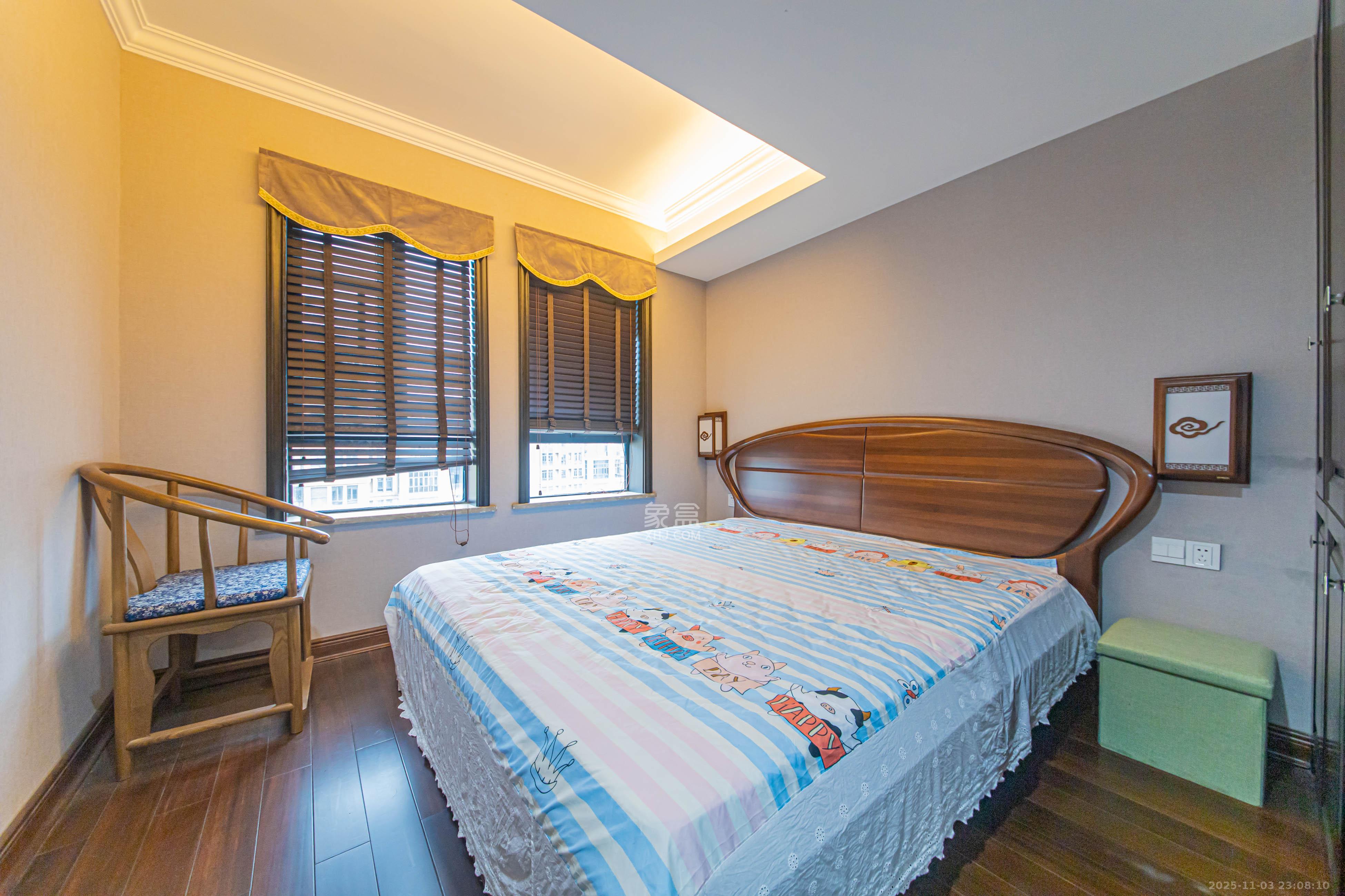 鑫远尚玺苑  5室2厅3卫    338.0万卧室