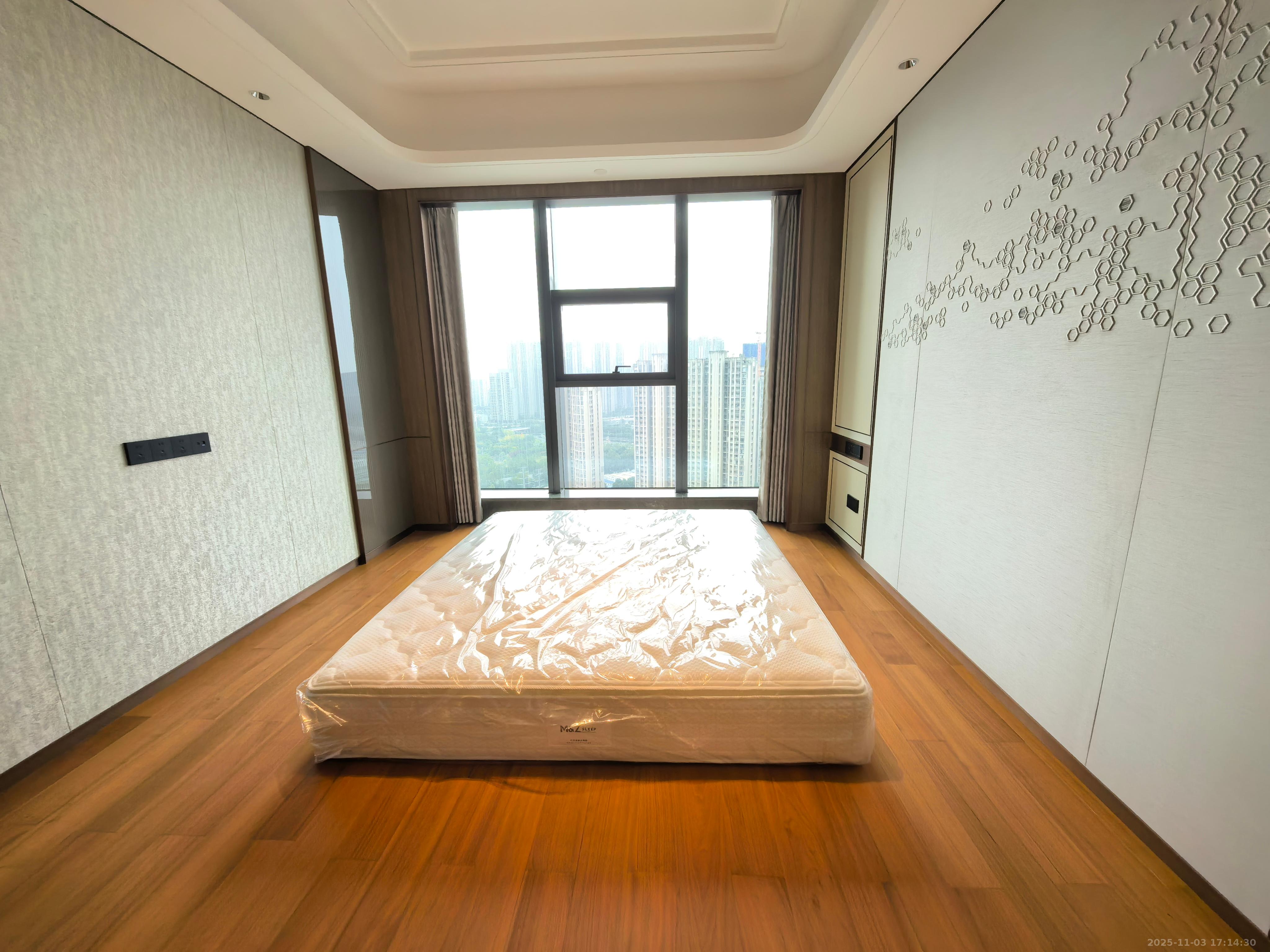 运达中央广场三期  4室2厅3卫    13000.0元/月室内图