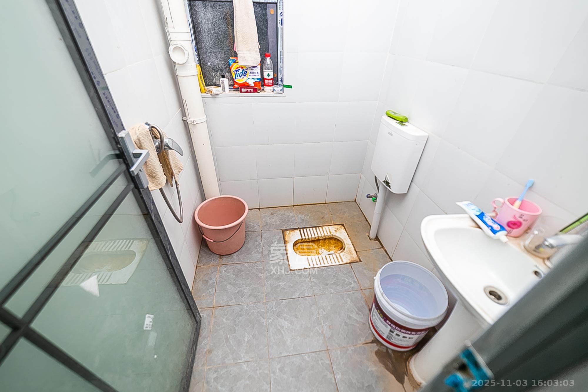 湖开小区(湖南开关厂宿舍)/南大桥社区 2室2厅1卫 45.0万 湖开小区(湖南开关厂宿舍)/南大桥社区 2室2厅1卫 45.0万卫生间