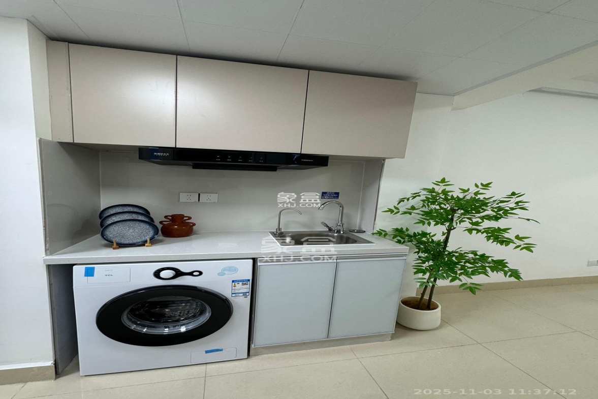 英郡年华 1室1厅1卫 1400.0元/月 英郡年华 1室1厅1卫 1400.0元/月室内图