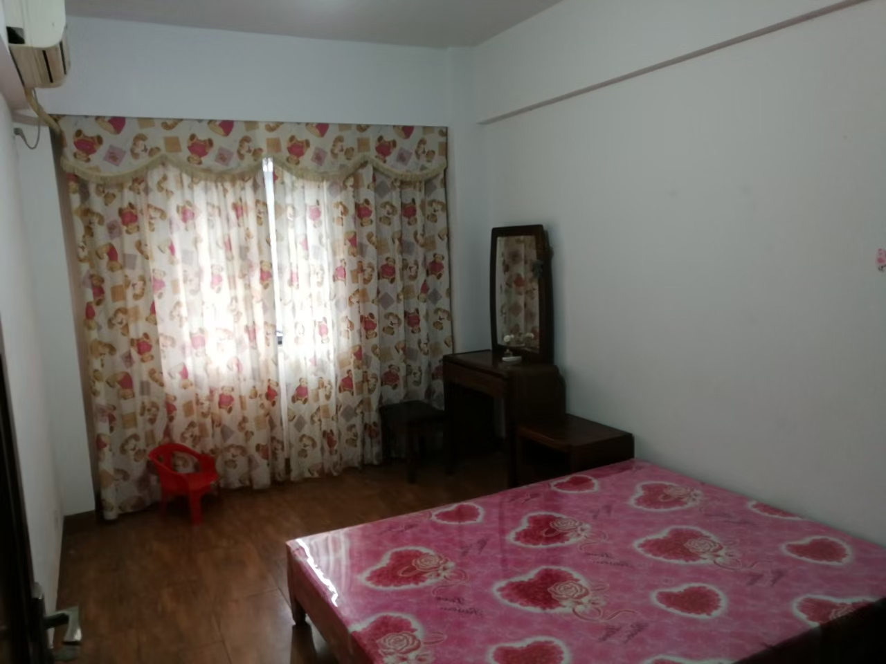 国贸大院  3室2厅2卫    2500.0元/月室内图