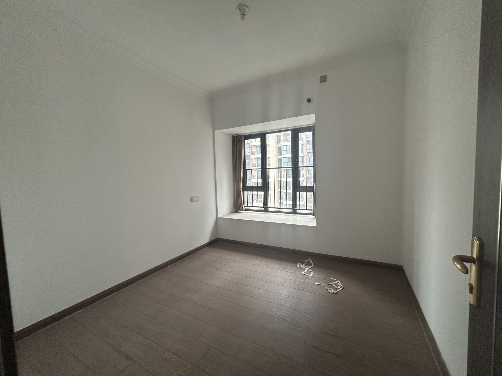 东城首府  4室2厅2卫    1900.0元/月室内图