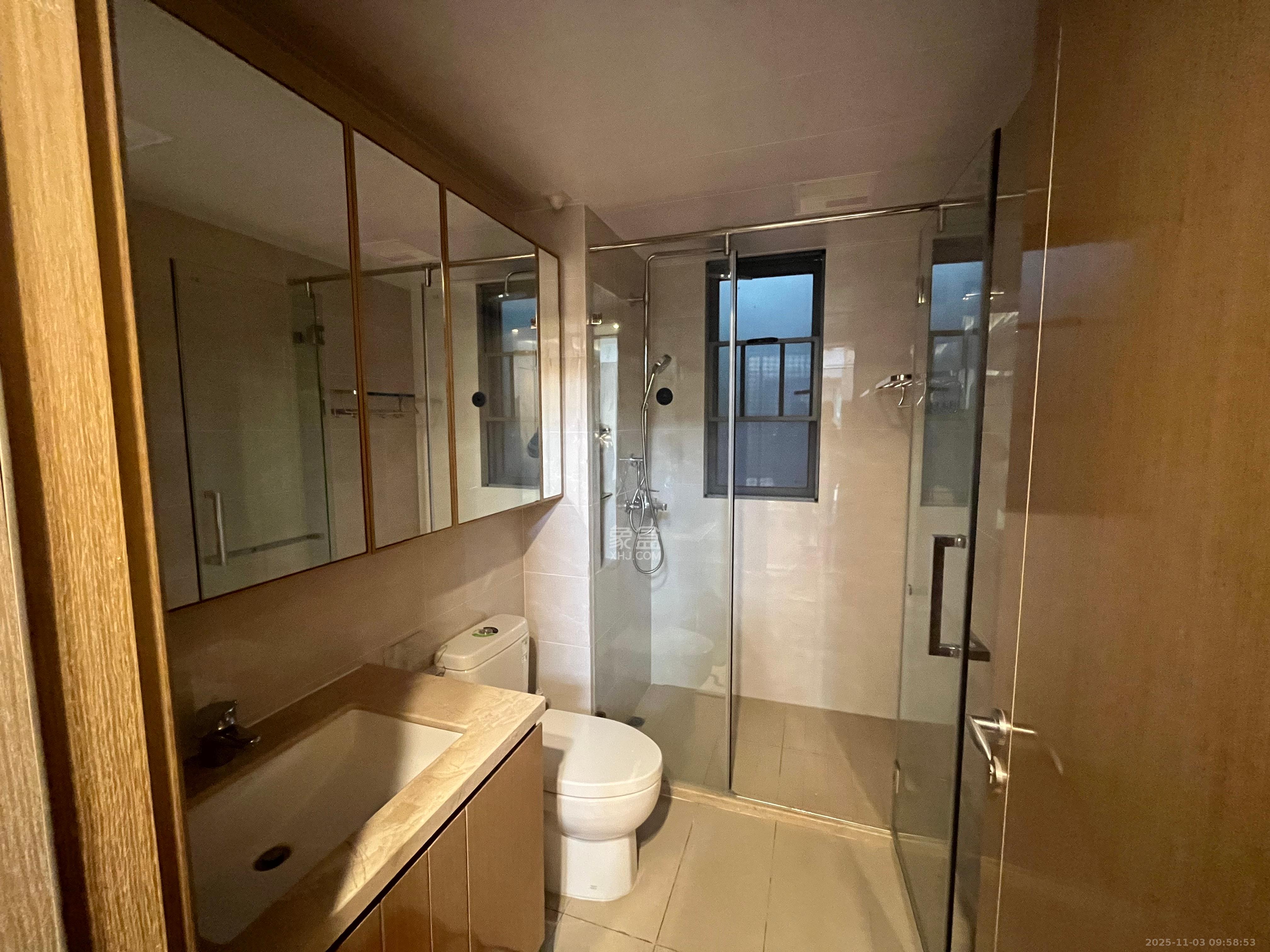 梅溪湖金茂湾  3室2厅2卫    2800.0元/月室内图