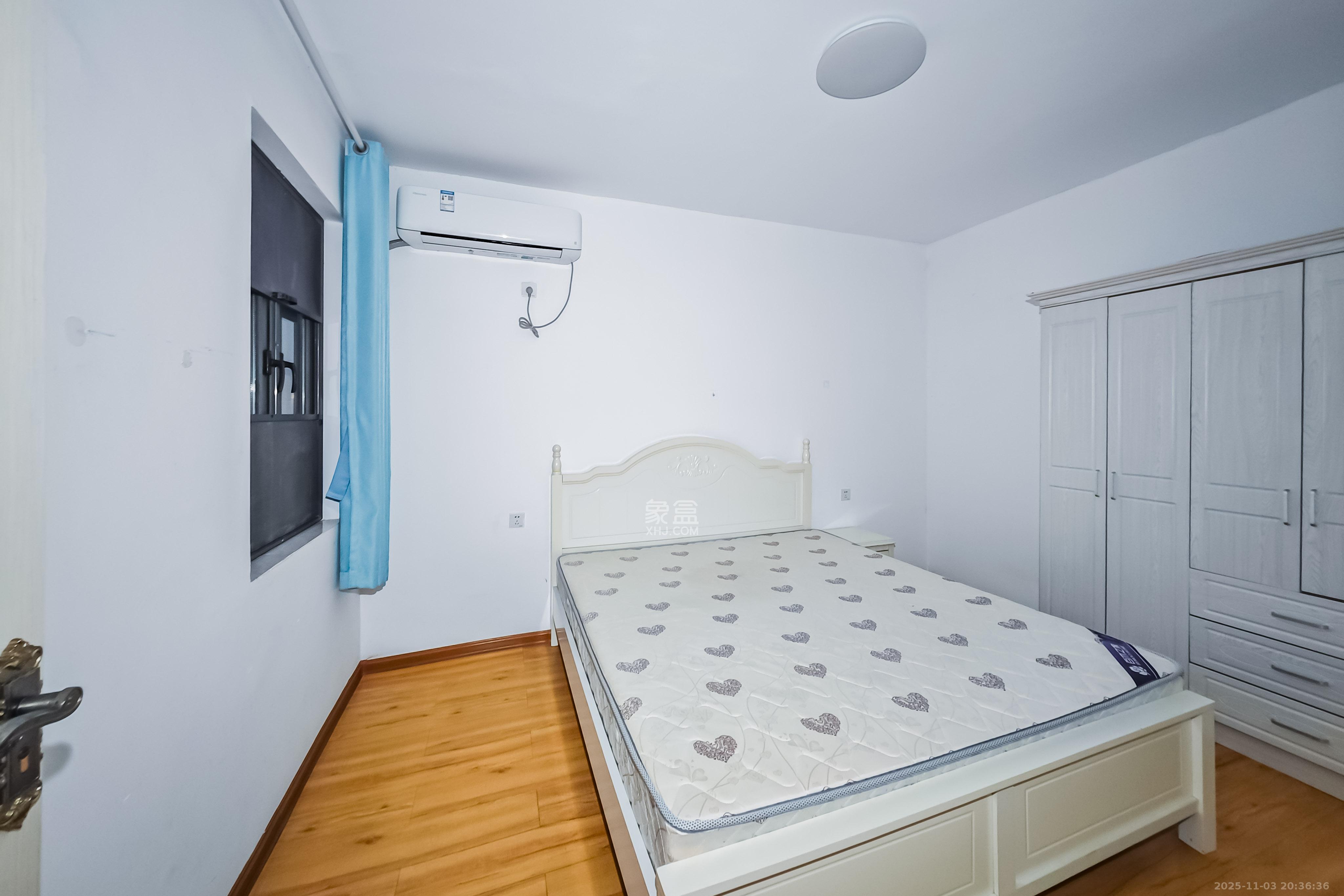 半山壹号  3室2厅2卫    115.0万卧室