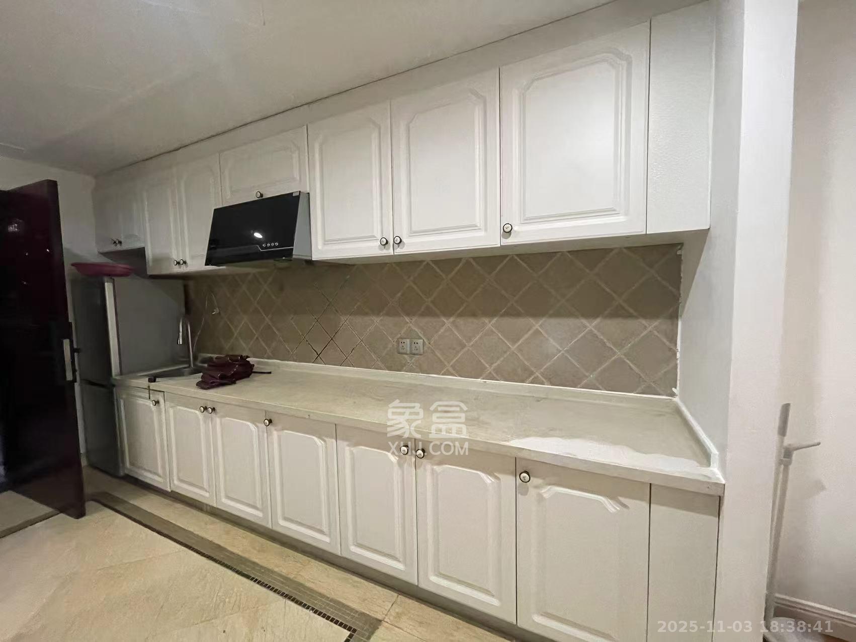 沁园春御院  1室1厅1卫    1800.0元/月室内图