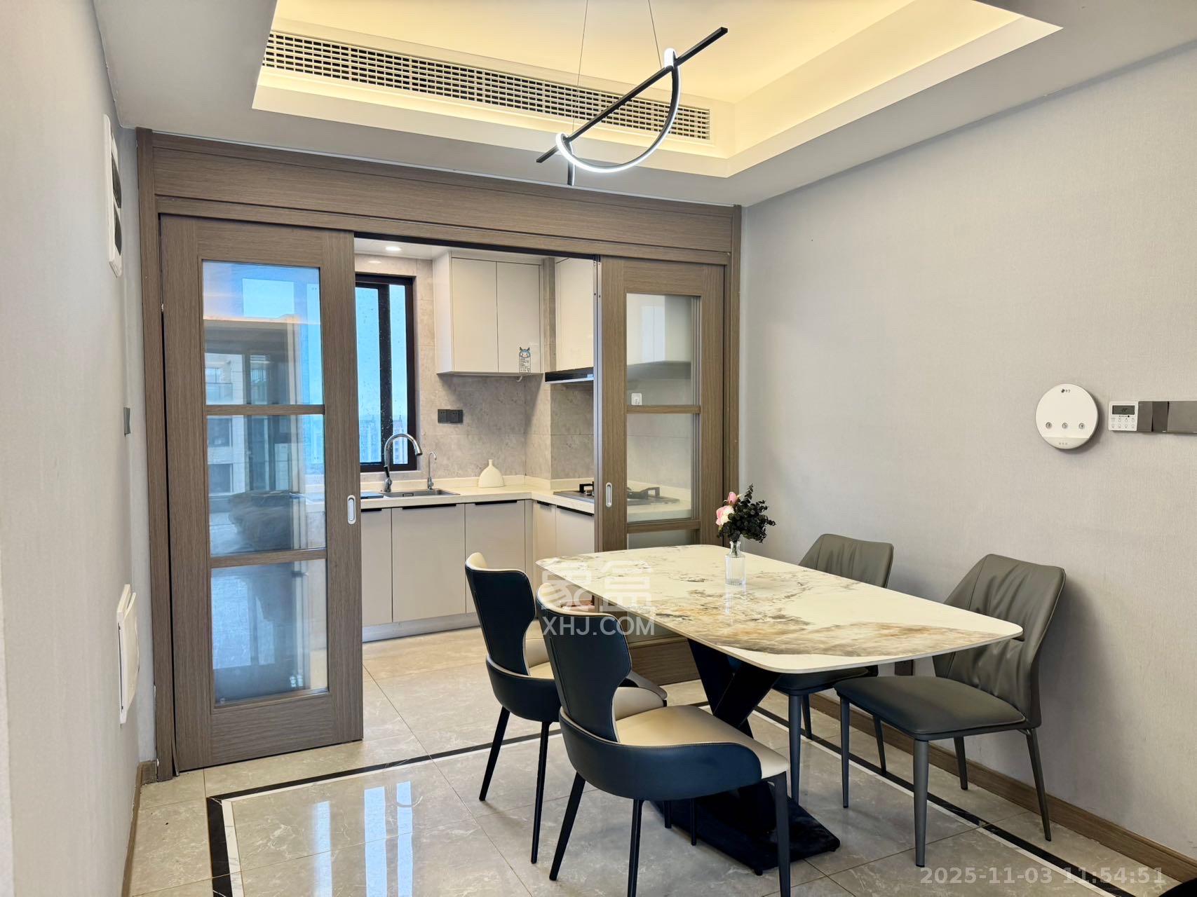 龙湖铂金中心（龙湖春江郦城）  3室1厅2卫    6000.0元/月室内图