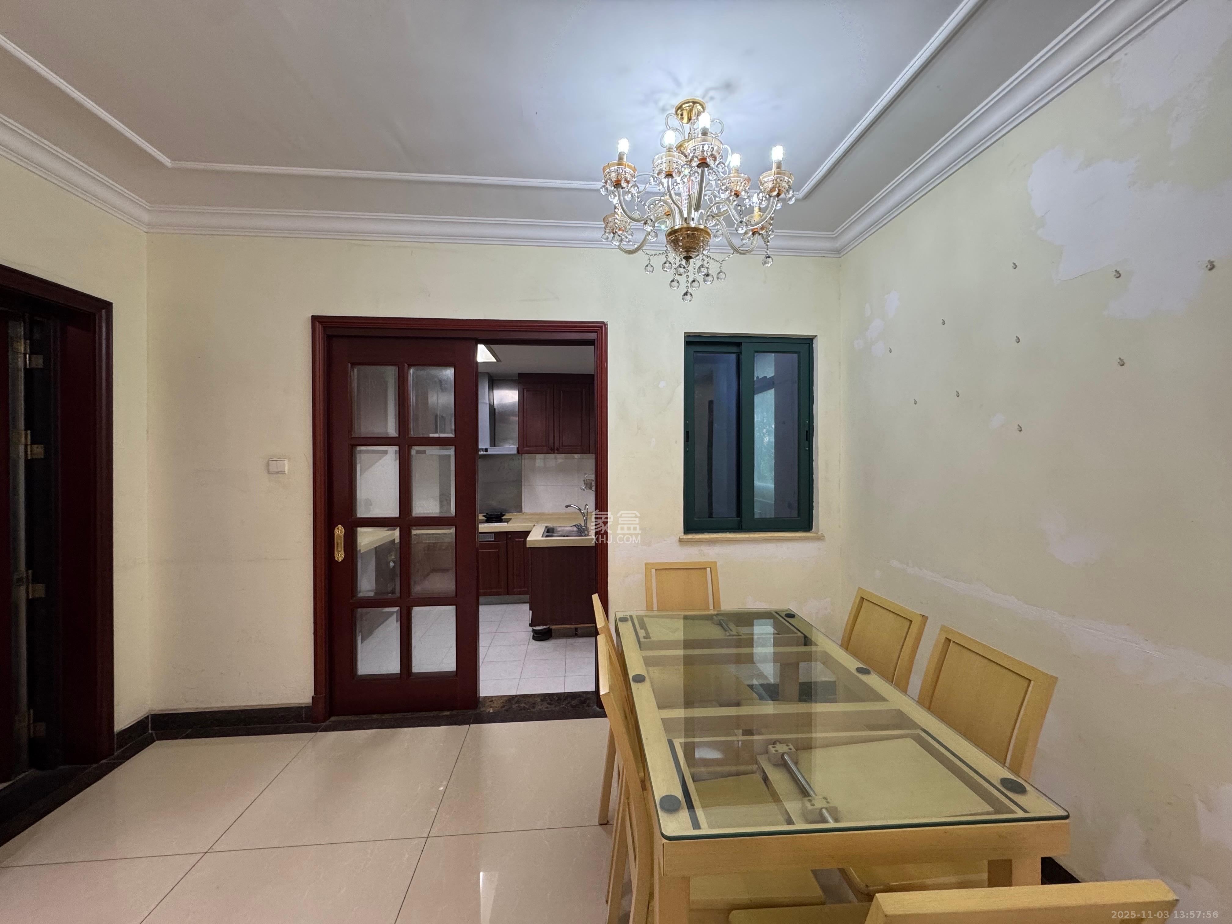 恒大绿洲  3室2厅2卫    2300.0元/月室内图