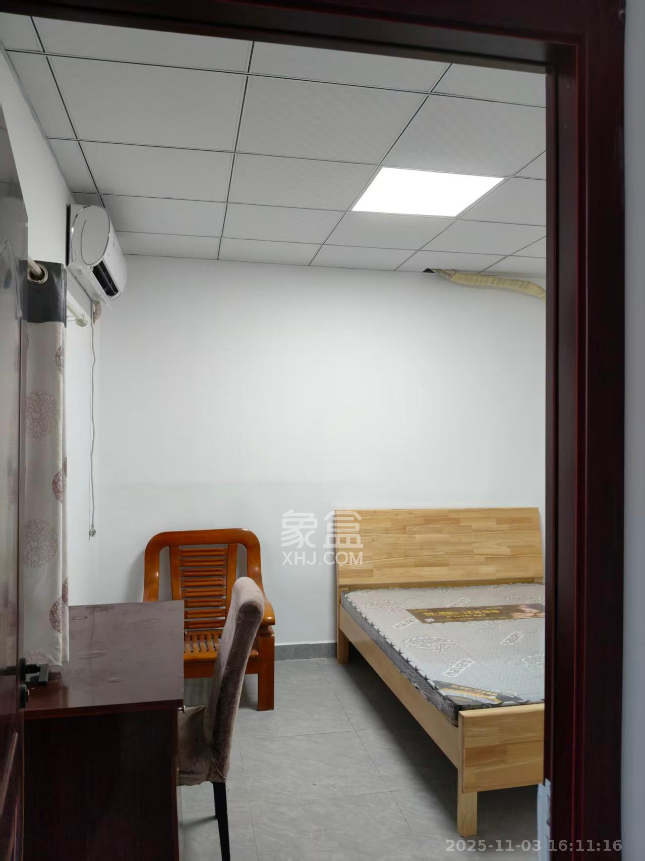 杉山社区 5室1厅2卫 1500.0元/月 杉山社区 5室1厅2卫 1500.0元/月室内图