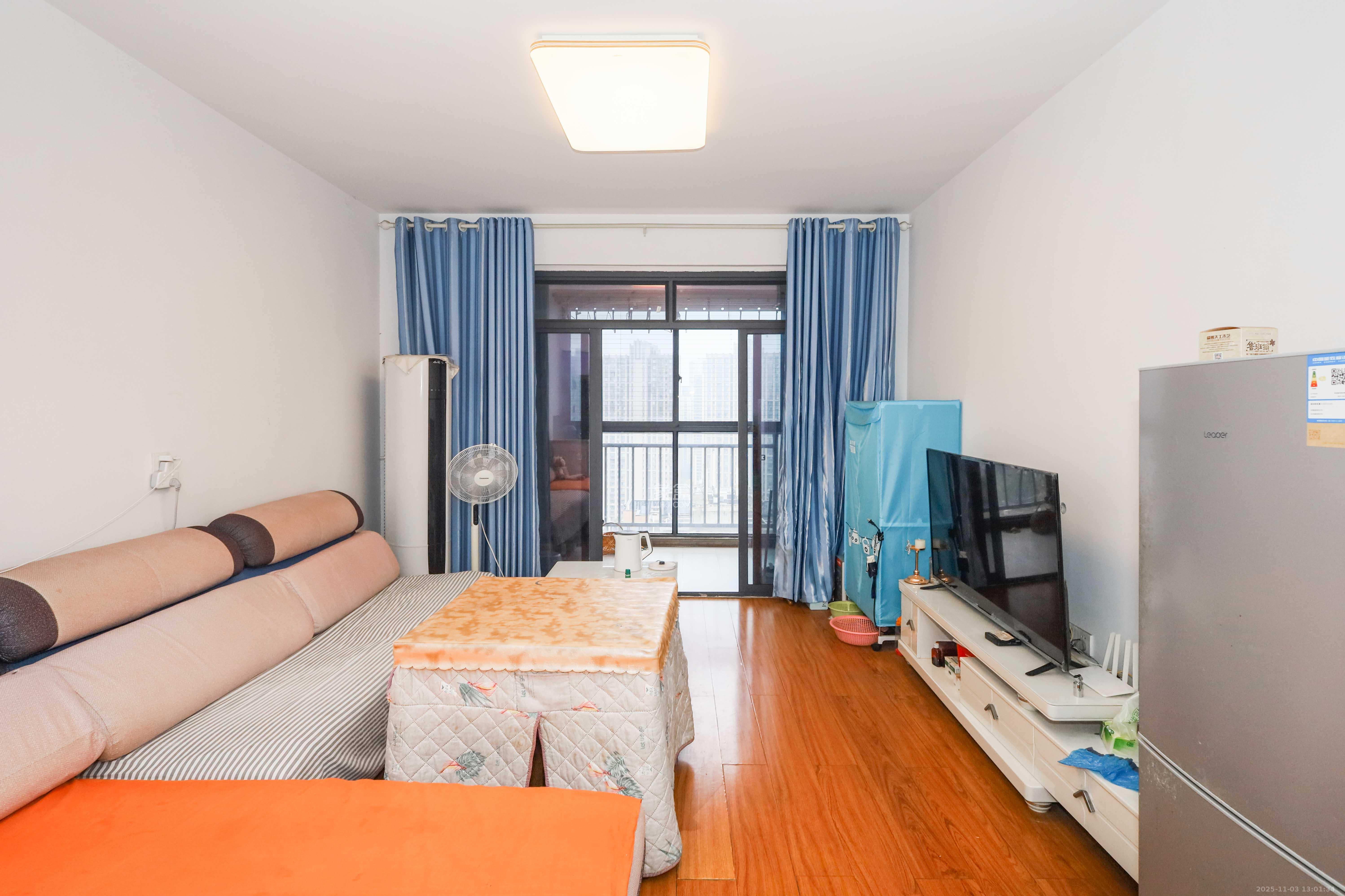 润芳园  3室2厅2卫    80.0万 润芳园  3室2厅2卫    80.0万客厅