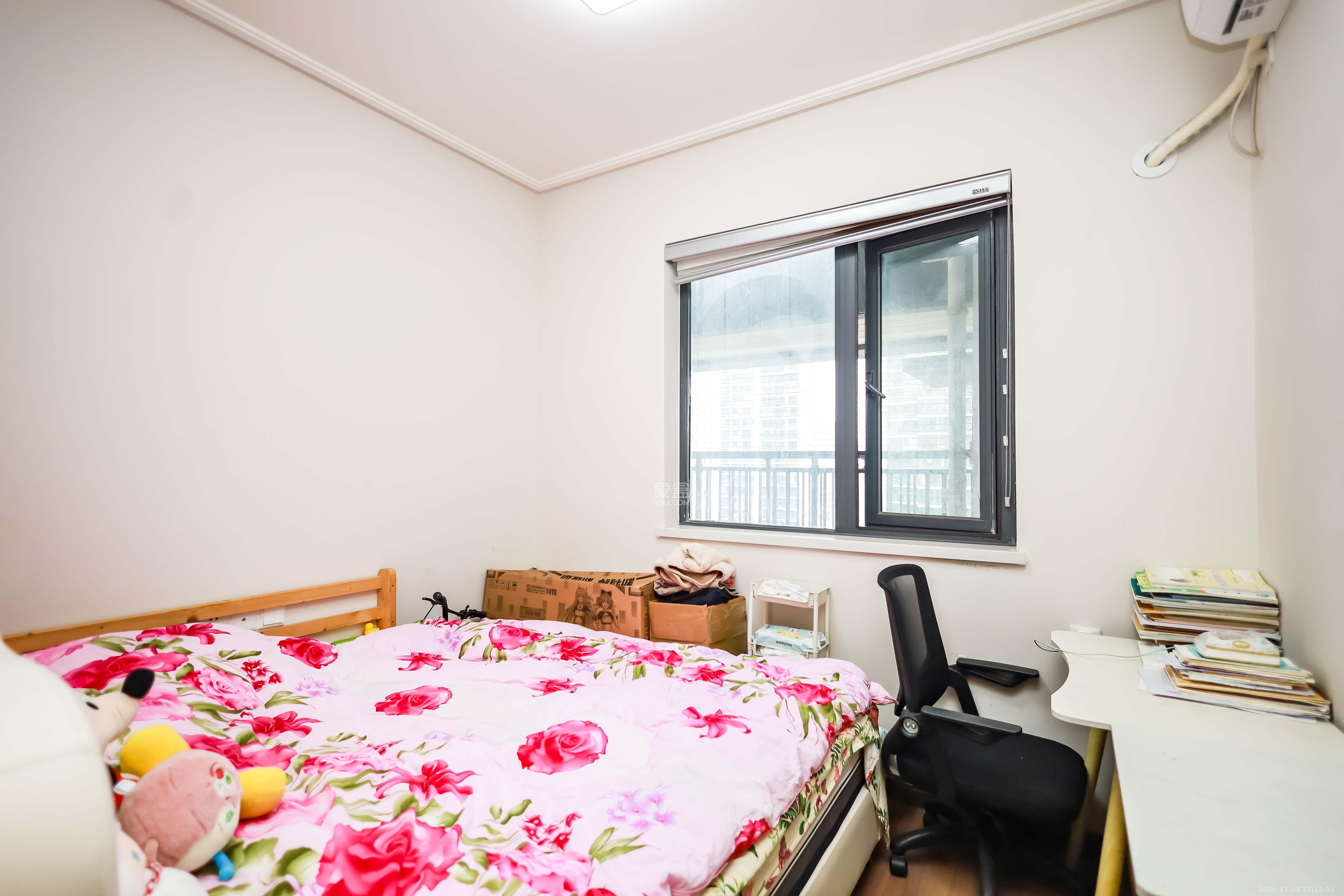 保利恒伟时光印象  4室2厅2卫    118.0万卧室