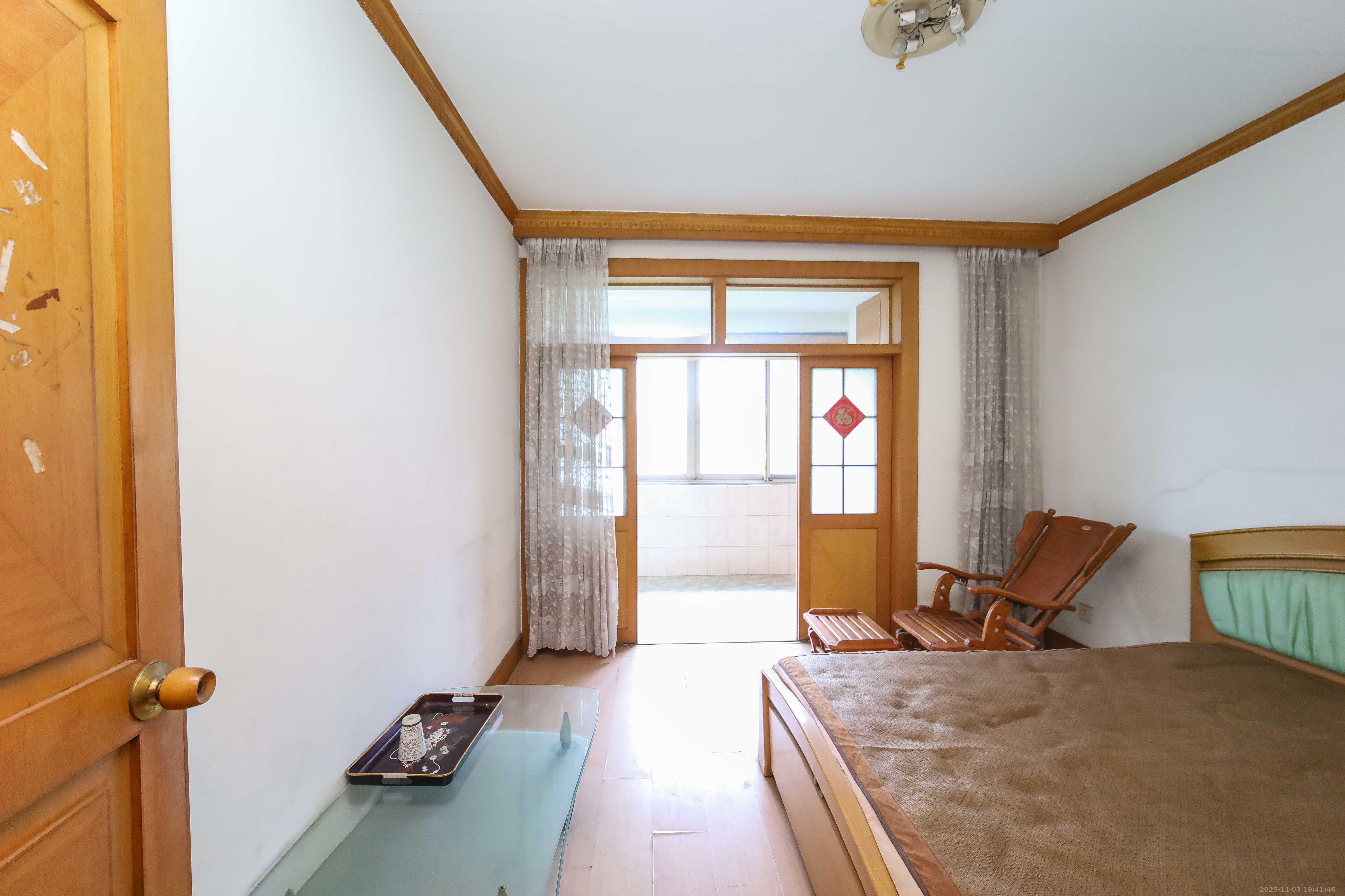 环达公寓 3室2厅1卫 56.0万 环达公寓 3室2厅1卫 56.0万卧室