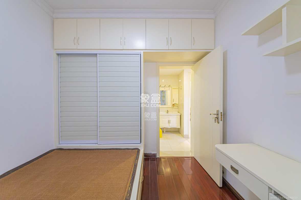 童话里 3室2厅1卫 2300.0元/月 童话里 3室2厅1卫 2300.0元/月室内图