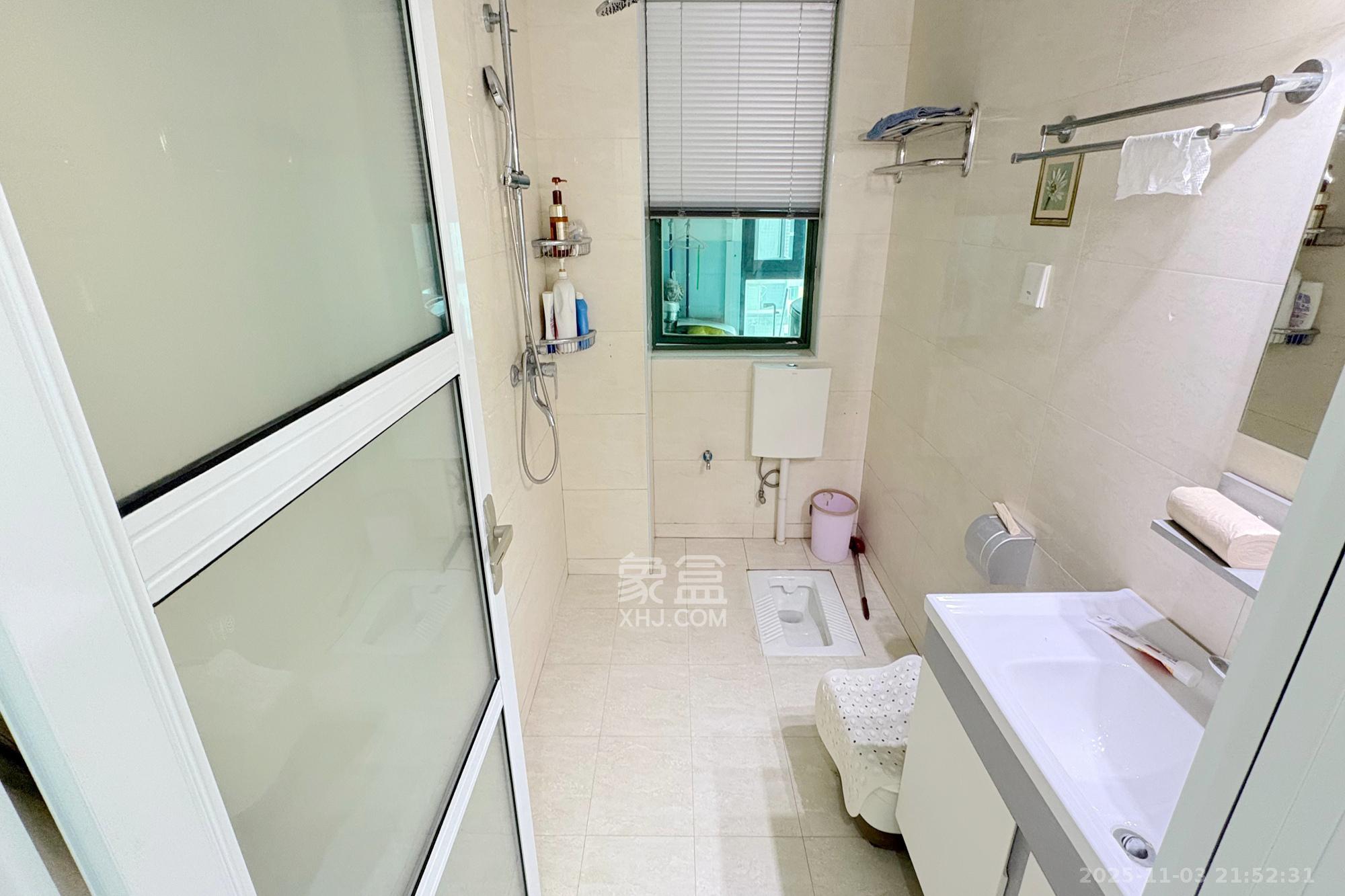 颐美园 3室2厅2卫 118.0万 颐美园 3室2厅2卫 118.0万卫生间