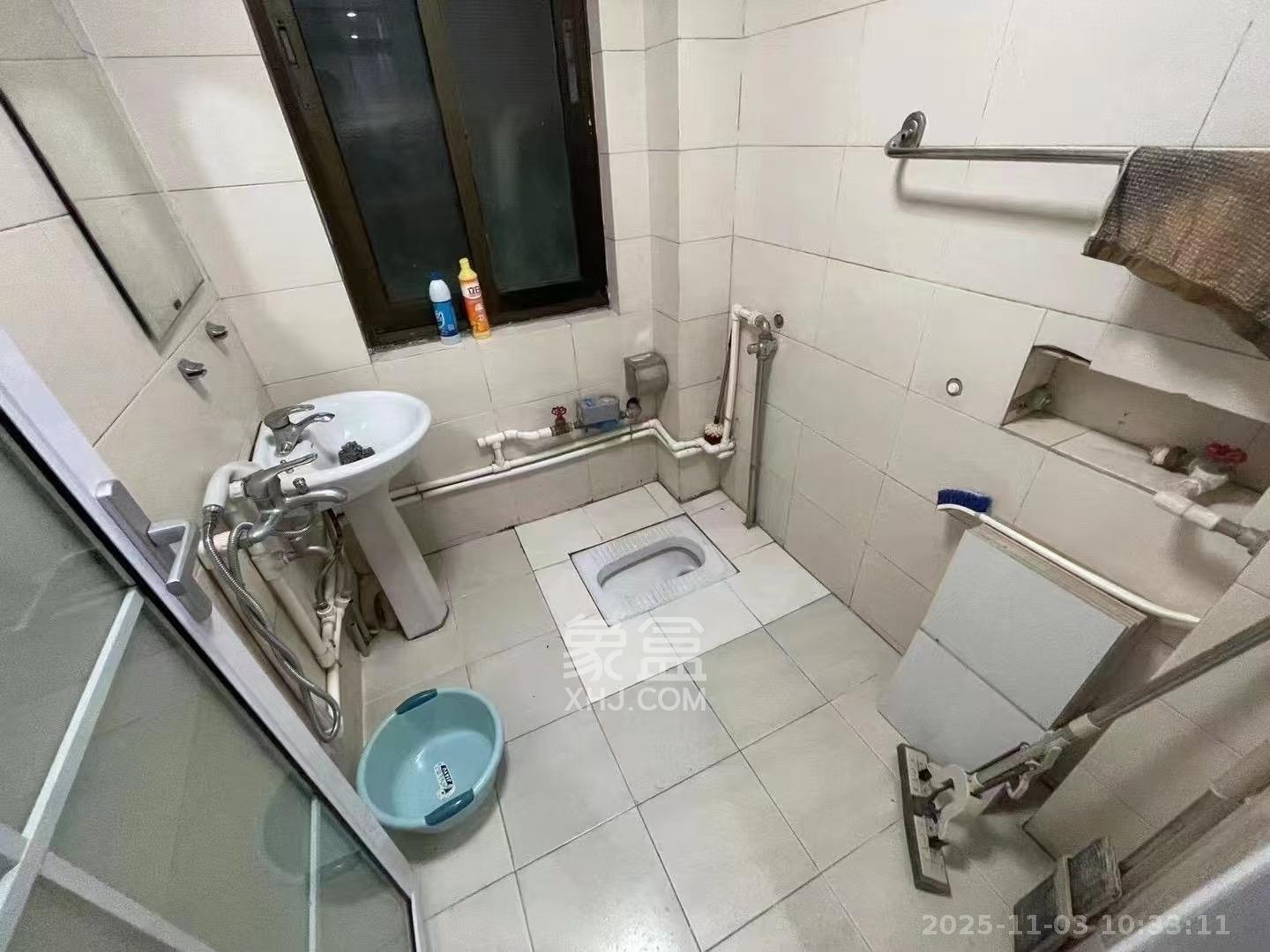 金汇小区  3室2厅1卫    2400.0元/月室内图