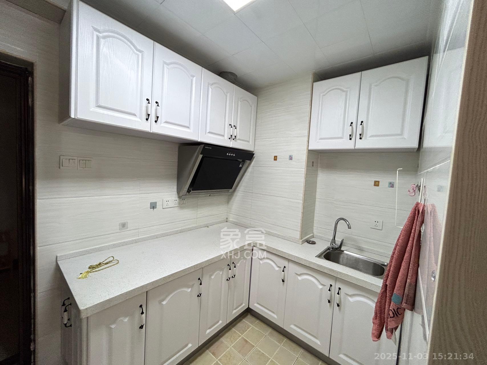 中建芙蓉嘉苑  1室1厅1卫    1300.0元/月室内图