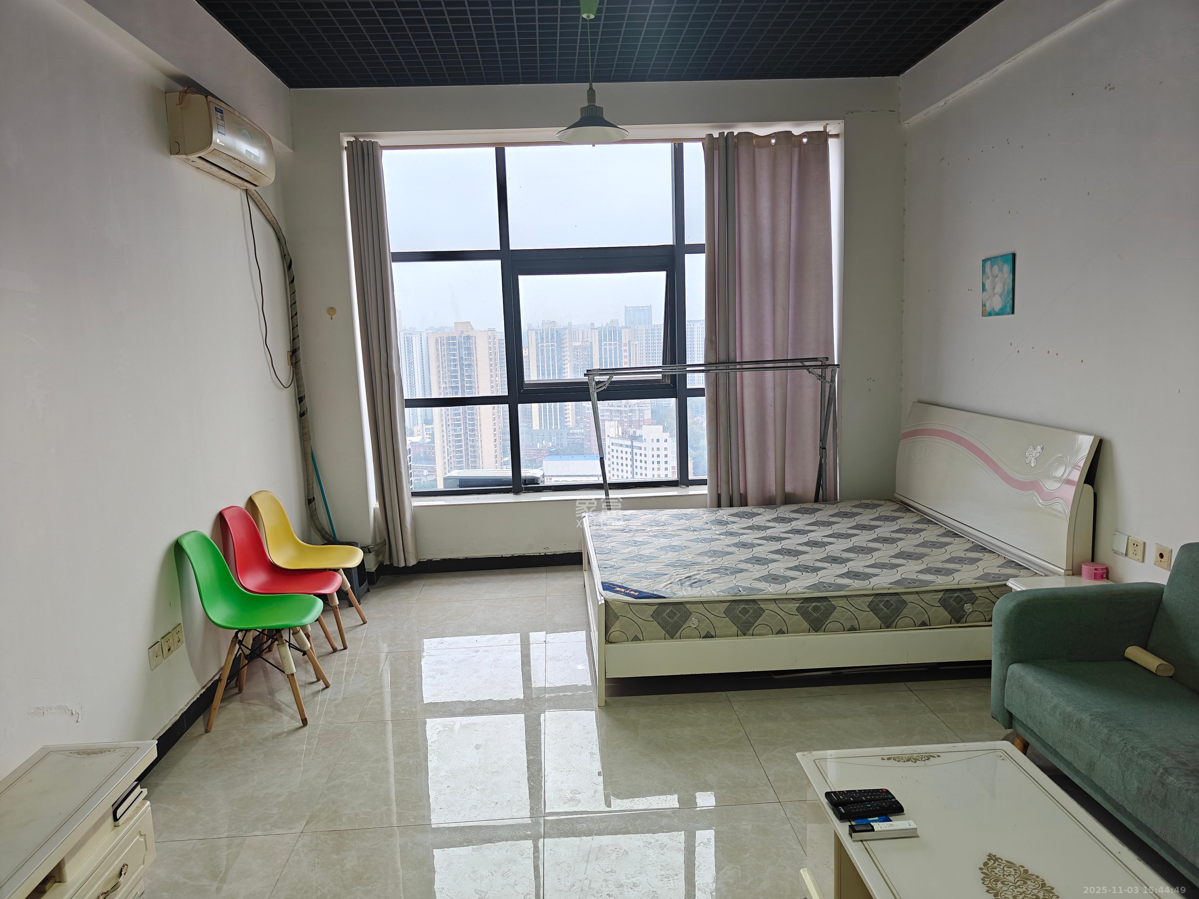 新世界广场 1室1厅1卫 1400.0元/月 新世界广场 1室1厅1卫 1400.0元/月室内图