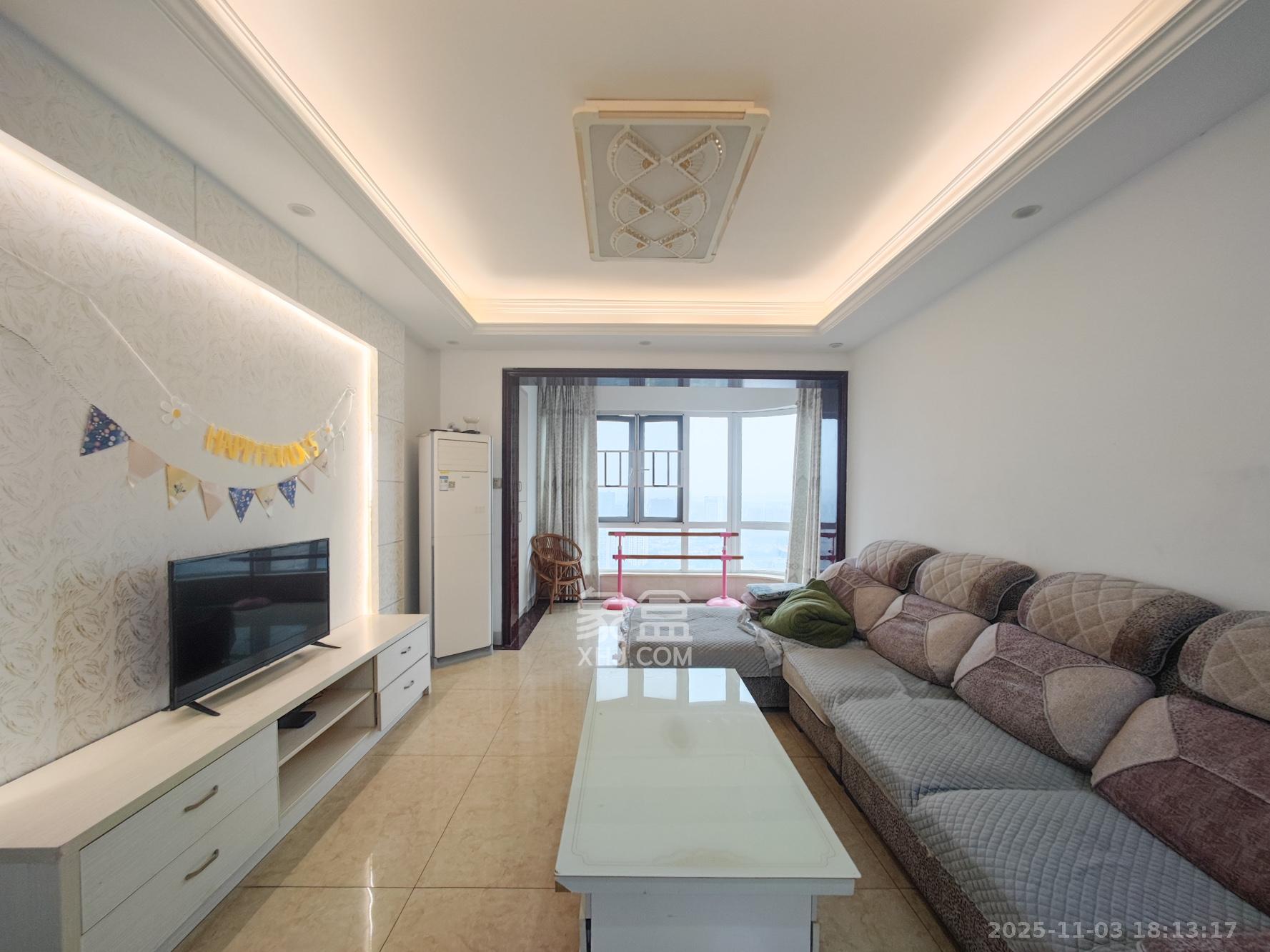 五矿万境水岸二期(五矿万境水岸和苑) 3室2厅2卫 158.0万 五矿万境水岸二期(五矿万境水岸和苑) 3室2厅2卫 158.0万客厅